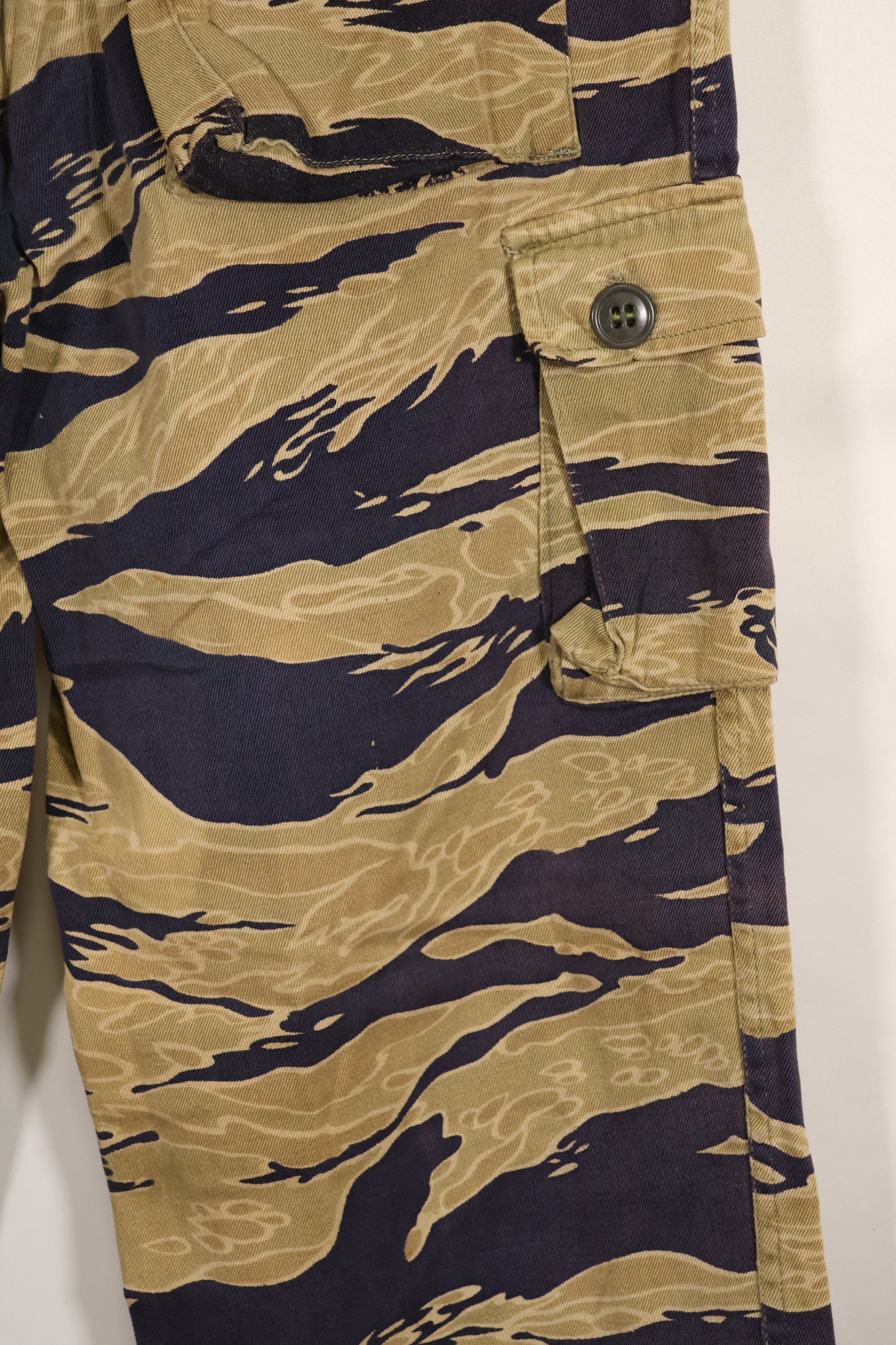 Late 1960s Gold Tiger Stripe Pants US Cut US-M Modified Faded Used