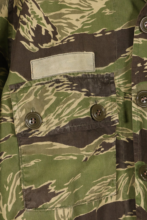 1968 Costume for the movie "Green Beret" and "Encounter of the Unknown" John Wayne Pattern Tiger Stripe Shirt