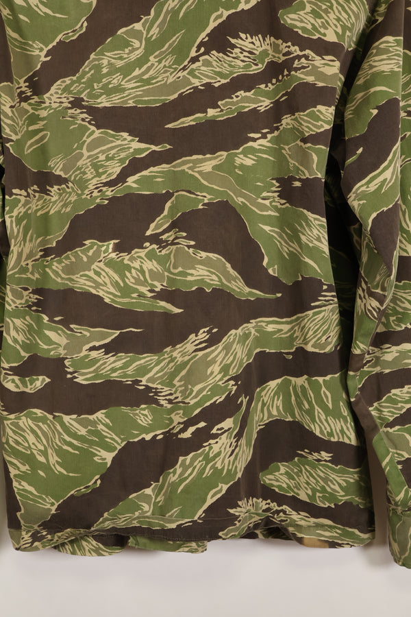 1968 Costume for the movie "Green Beret" and "Encounter of the Unknown" John Wayne Pattern Tiger Stripe Shirt