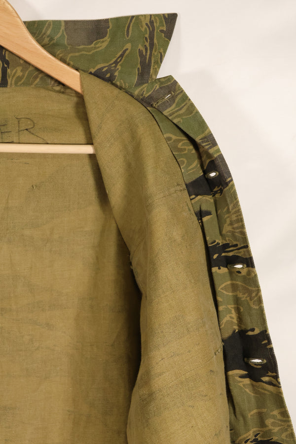 Repro US-M gold tiger stripe US cut shirt made by Osaka MASH, used, faded.