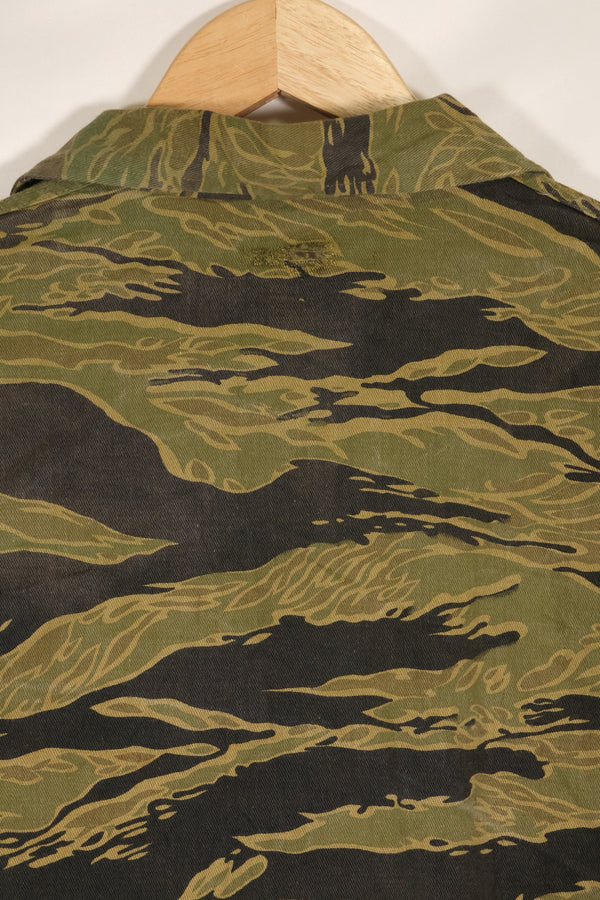 Repro US-M gold tiger stripe US cut shirt made by Osaka MASH, used, faded.