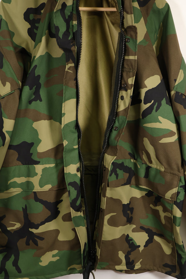 1997 Contract M-R U.S. Army Woodland Camouflage ECWCS Gen1 Gore-Tex Hoodie, Used