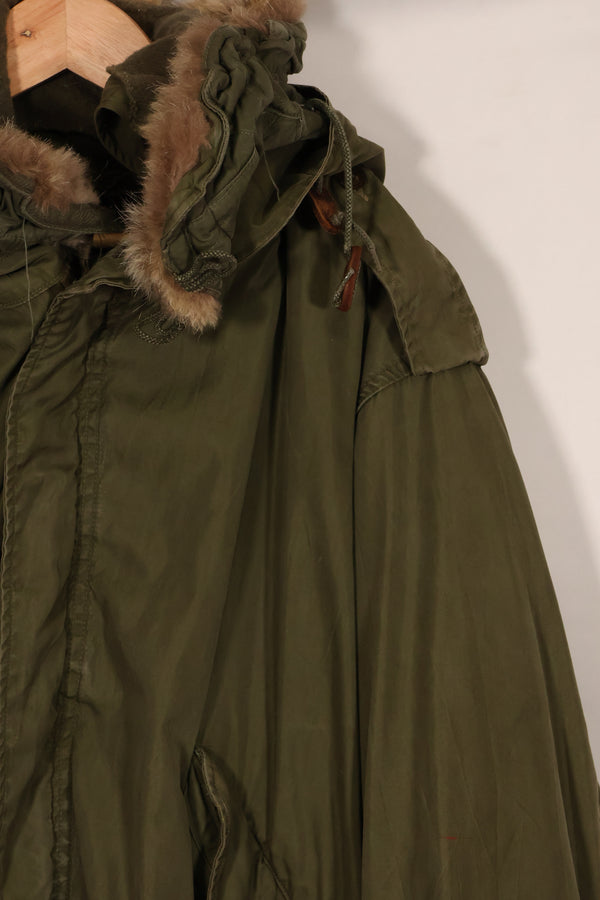 Early 1950s MEDIUM M51 Field Parka with coyote hood, used.