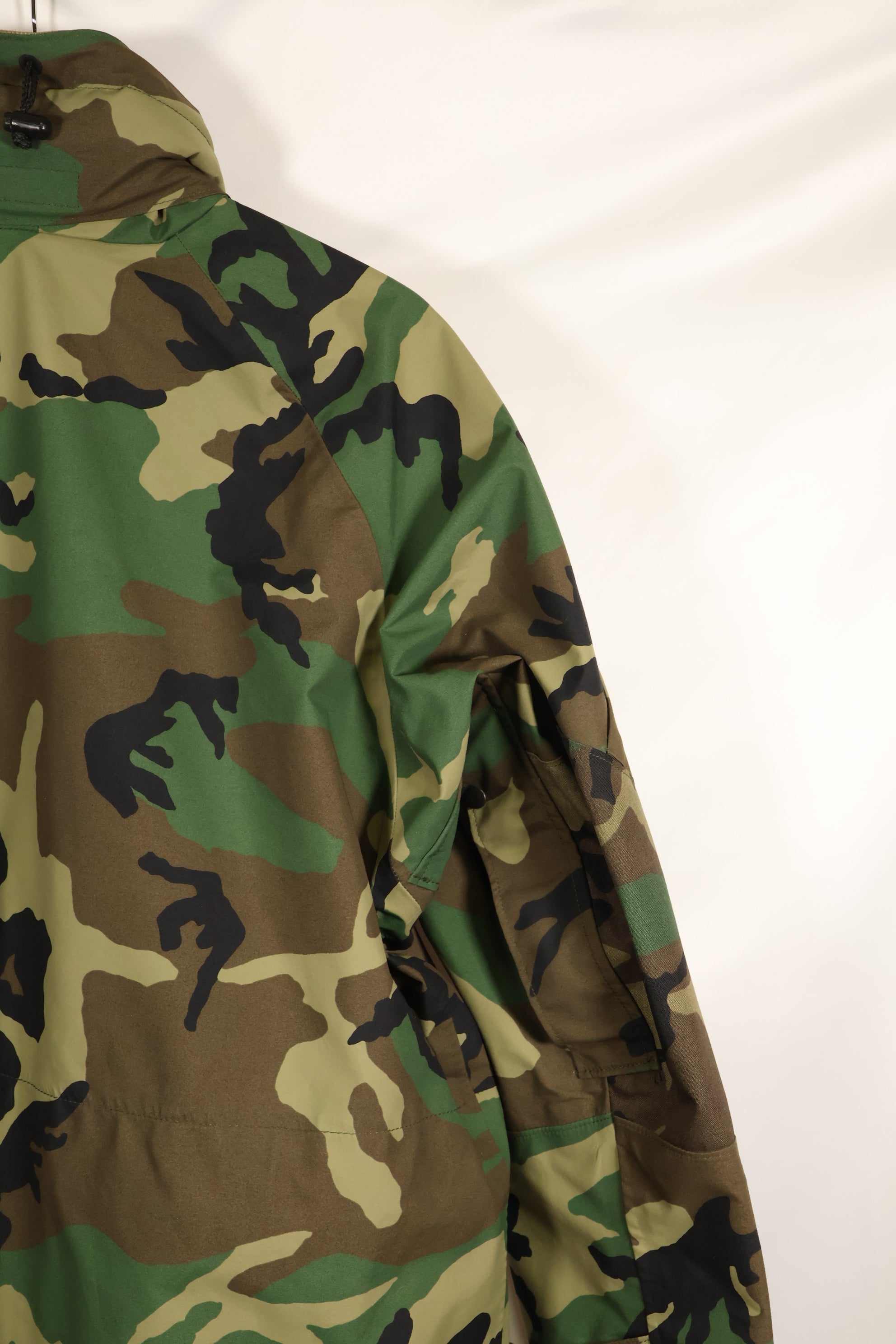 1997 Contract M-R U.S. Army Woodland Camouflage ECWCS Gen1 Gore-Tex Hoodie, Used