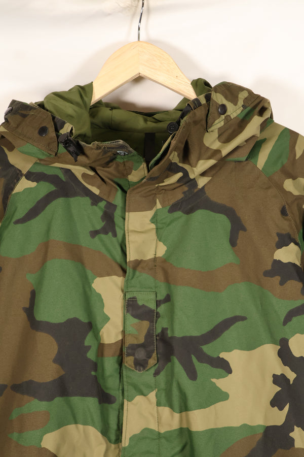 1990 Contract U.S. Army ECWCS 1st Generation Gore-Tex Parka, Woodland Camo, X-Large, Regular Fit, Used