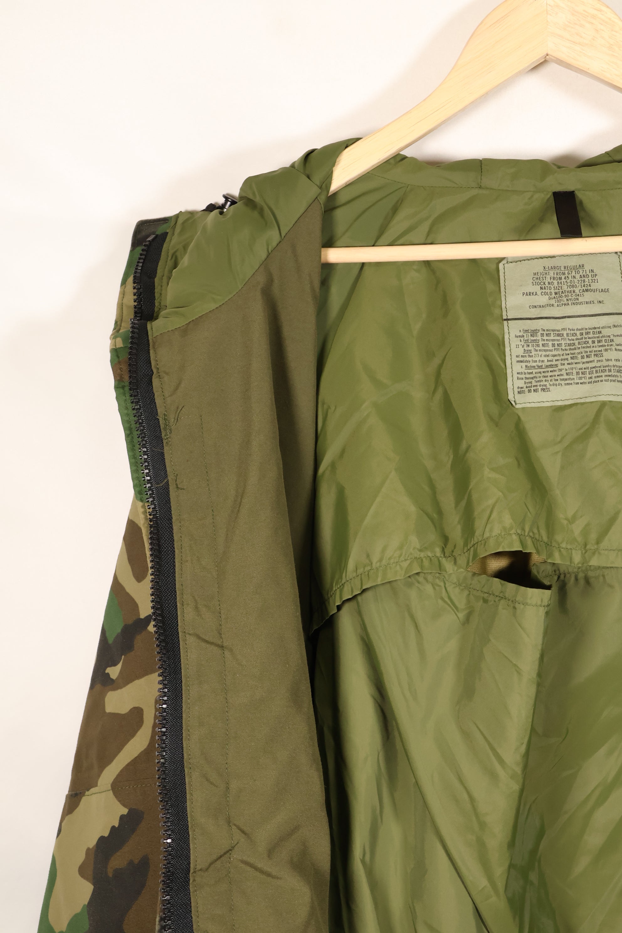 1990 Contract U.S. Army ECWCS 1st Generation Gore-Tex Parka, Woodland Camo, X-Large, Regular Fit, Used