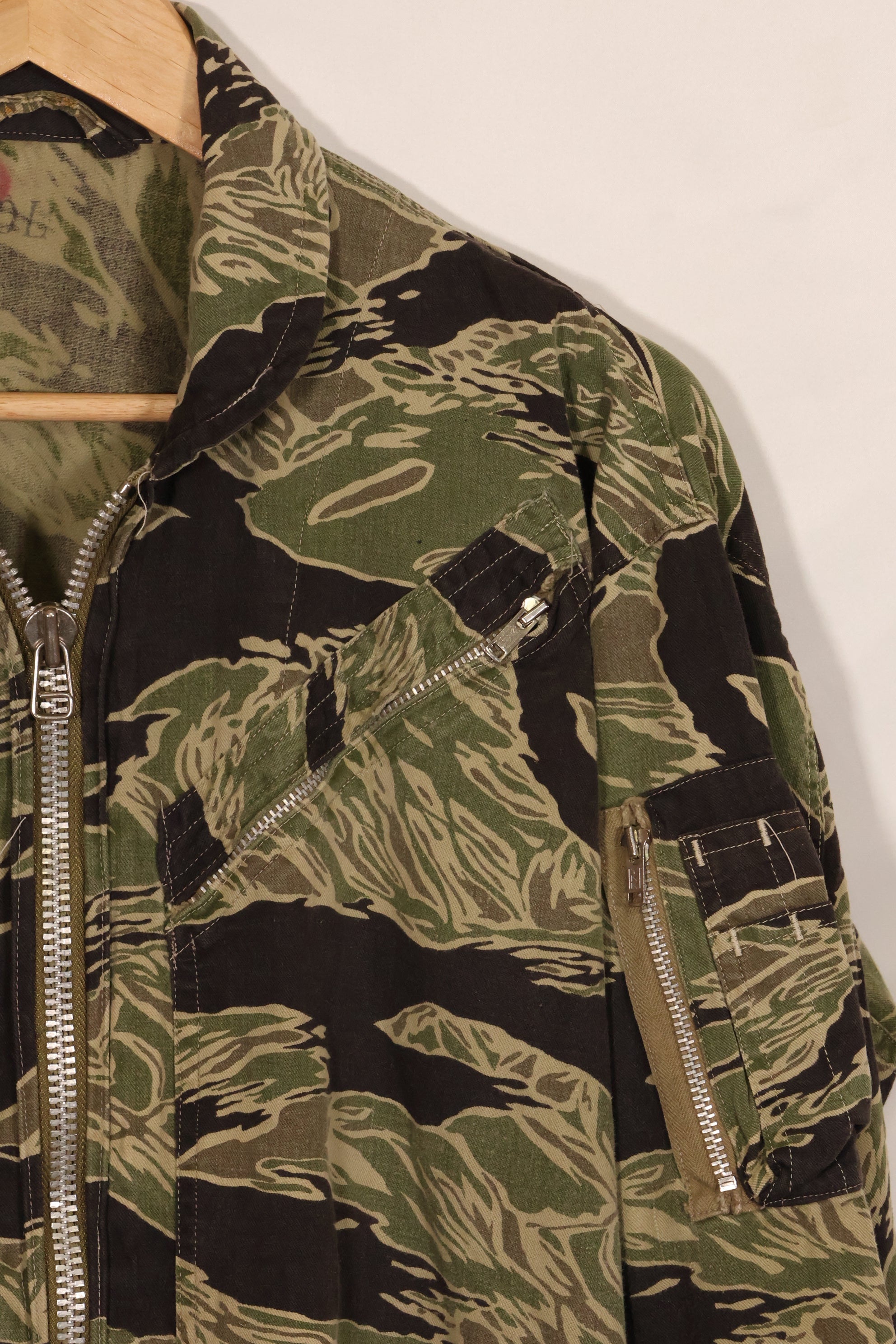 1960s 40L Okinawa Tiger Pattern Tiger Stripe Flight Suit Used