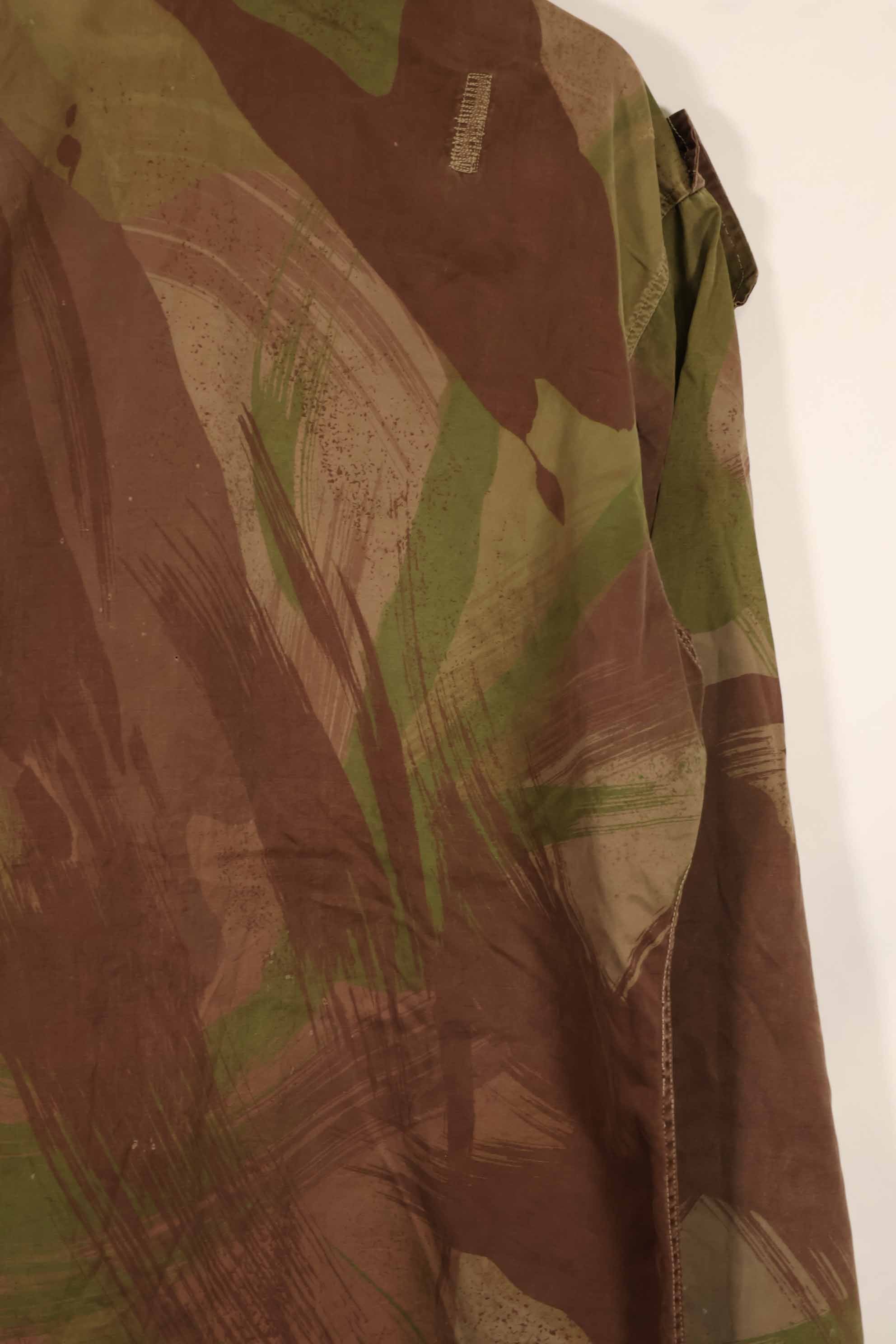 Real 1961 ARVN Windproof camouflage shirt, light fabric, missing buttons, rare.