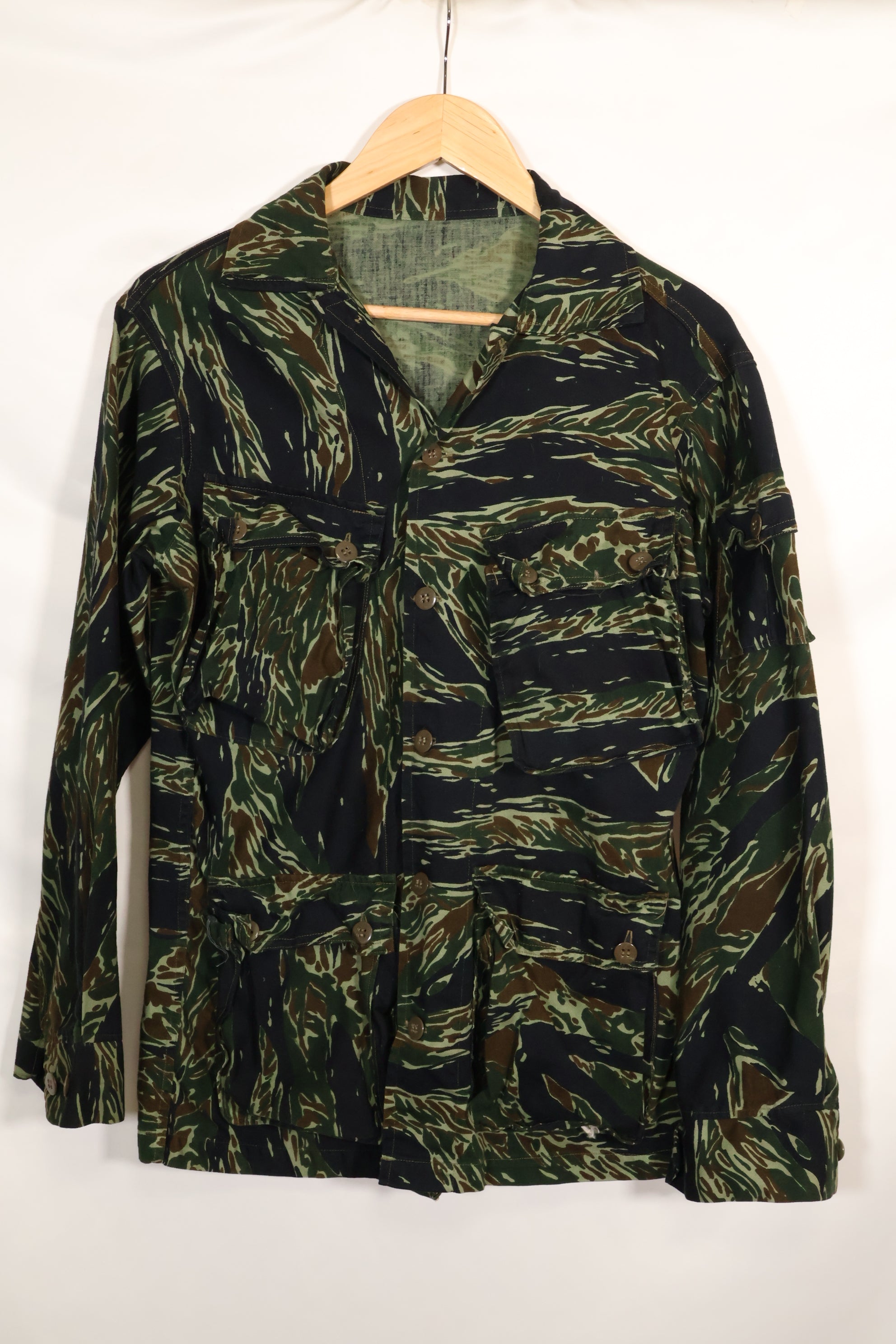Estimated 1970s Silver Tiger Tiger Stripe Jacket Thai Tiger Used
