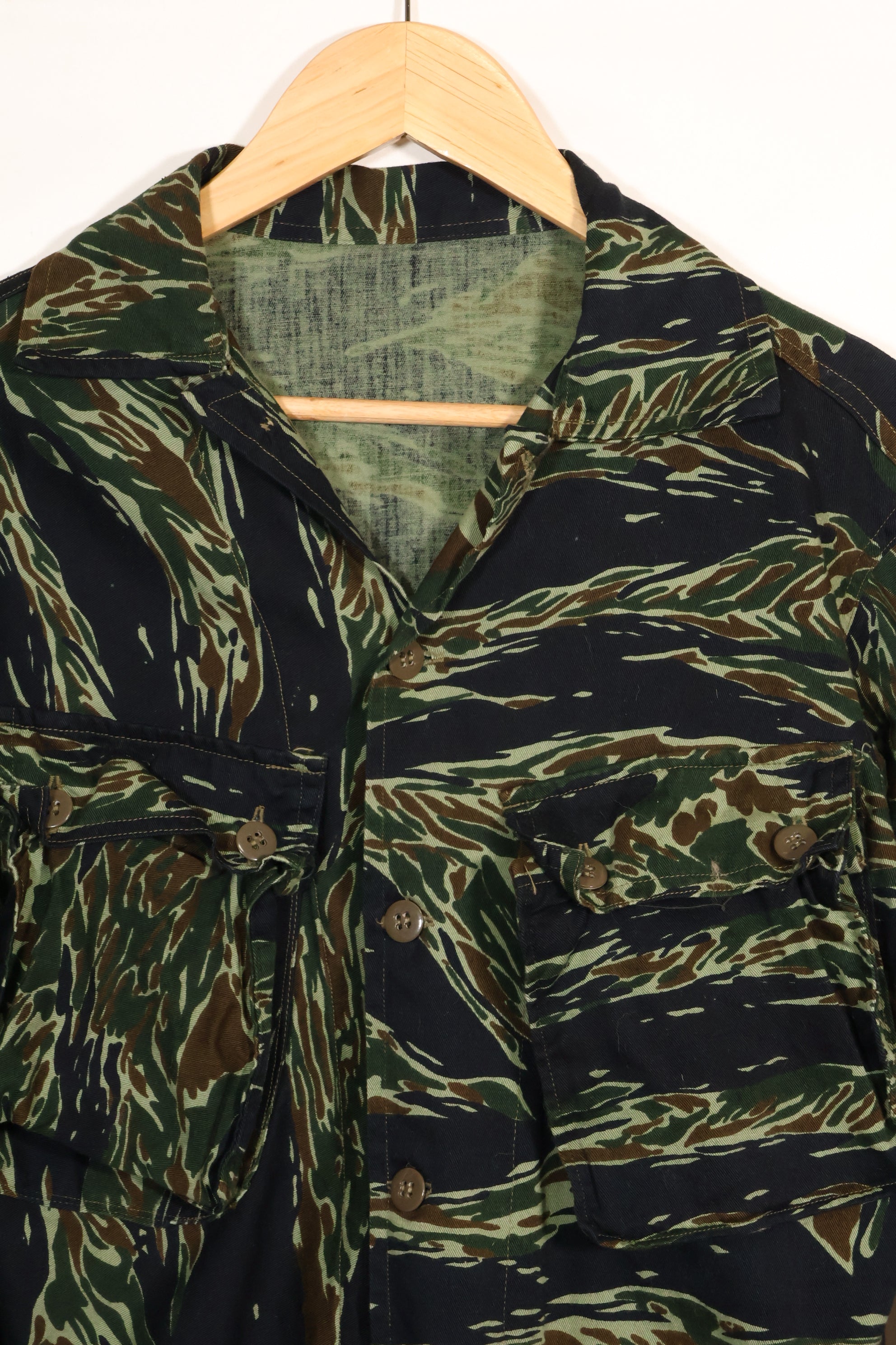 Estimated 1970s Silver Tiger Tiger Stripe Jacket Thai Tiger Used