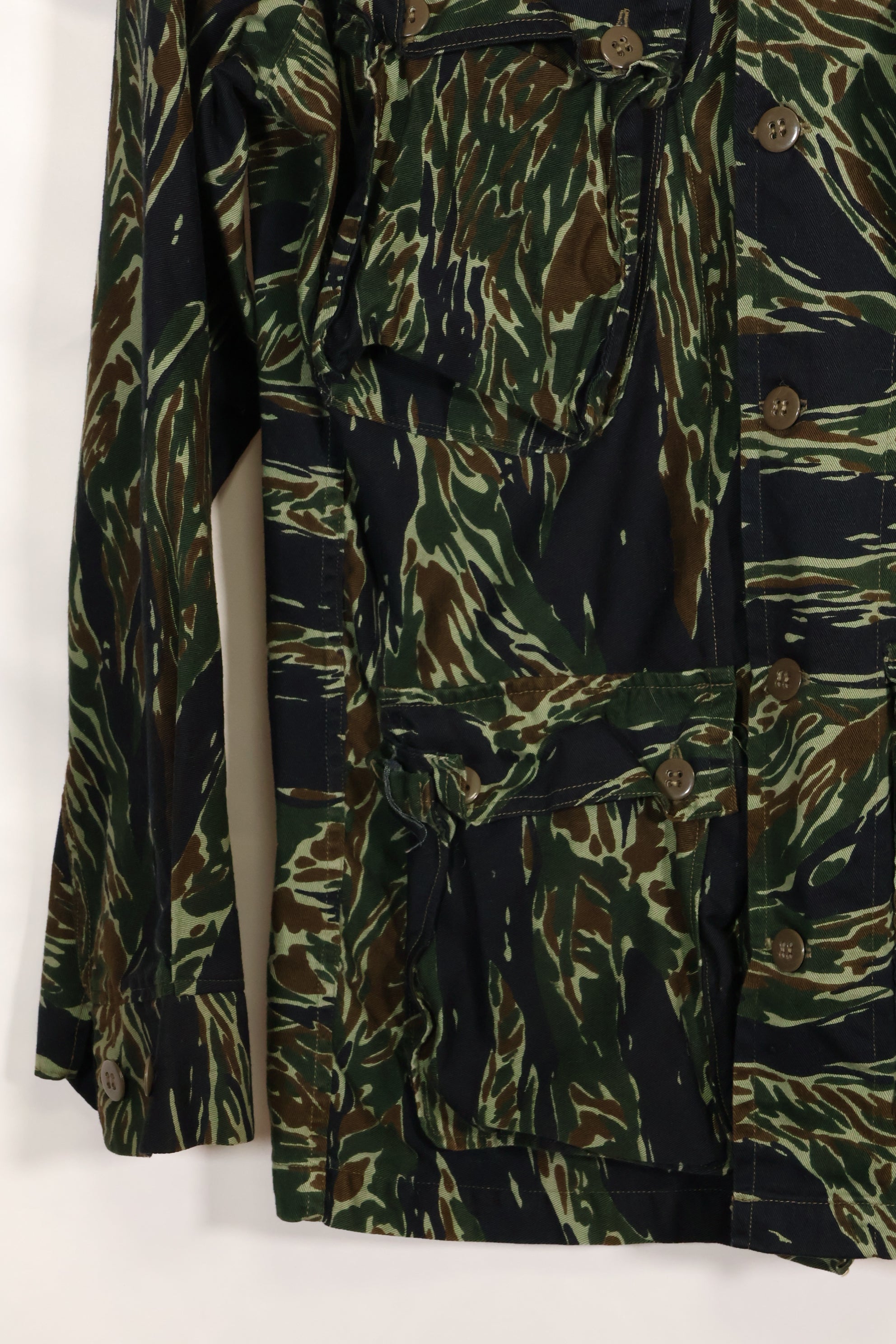 Estimated 1970s Silver Tiger Tiger Stripe Jacket Thai Tiger Used