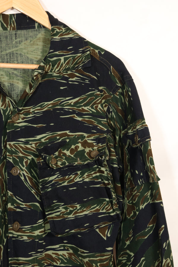 Estimated 1970s Silver Tiger Tiger Stripe Jacket Thai Tiger Used