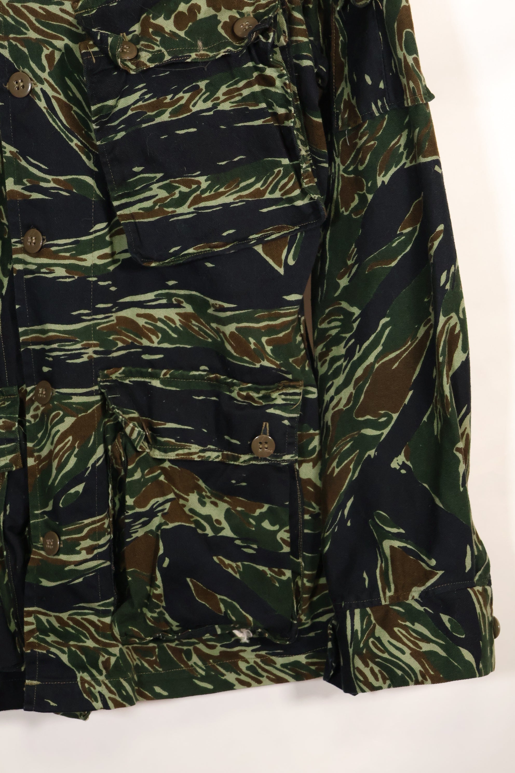 Estimated 1970s Silver Tiger Tiger Stripe Jacket Thai Tiger Used