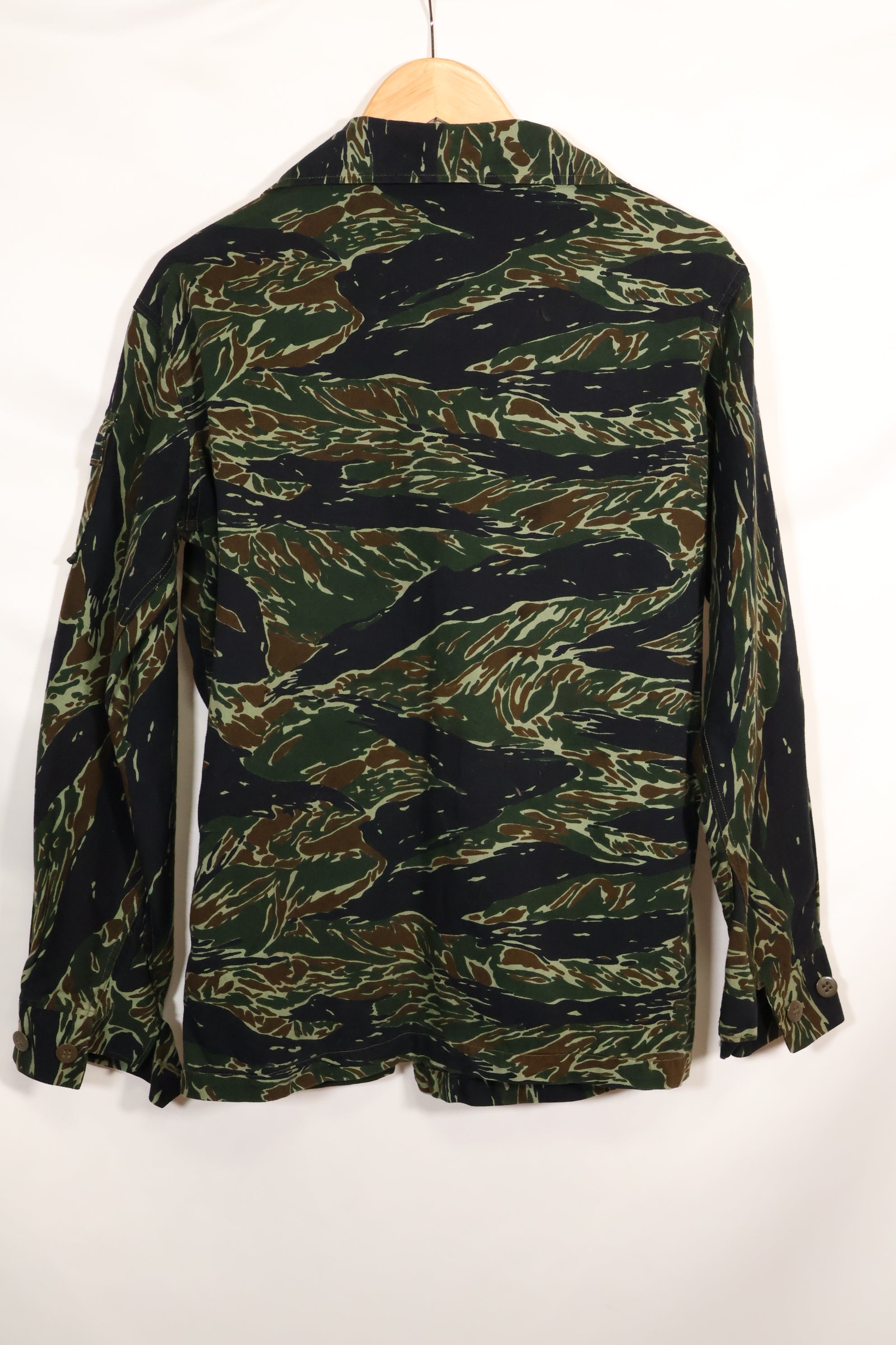Estimated 1970s Silver Tiger Tiger Stripe Jacket Thai Tiger Used