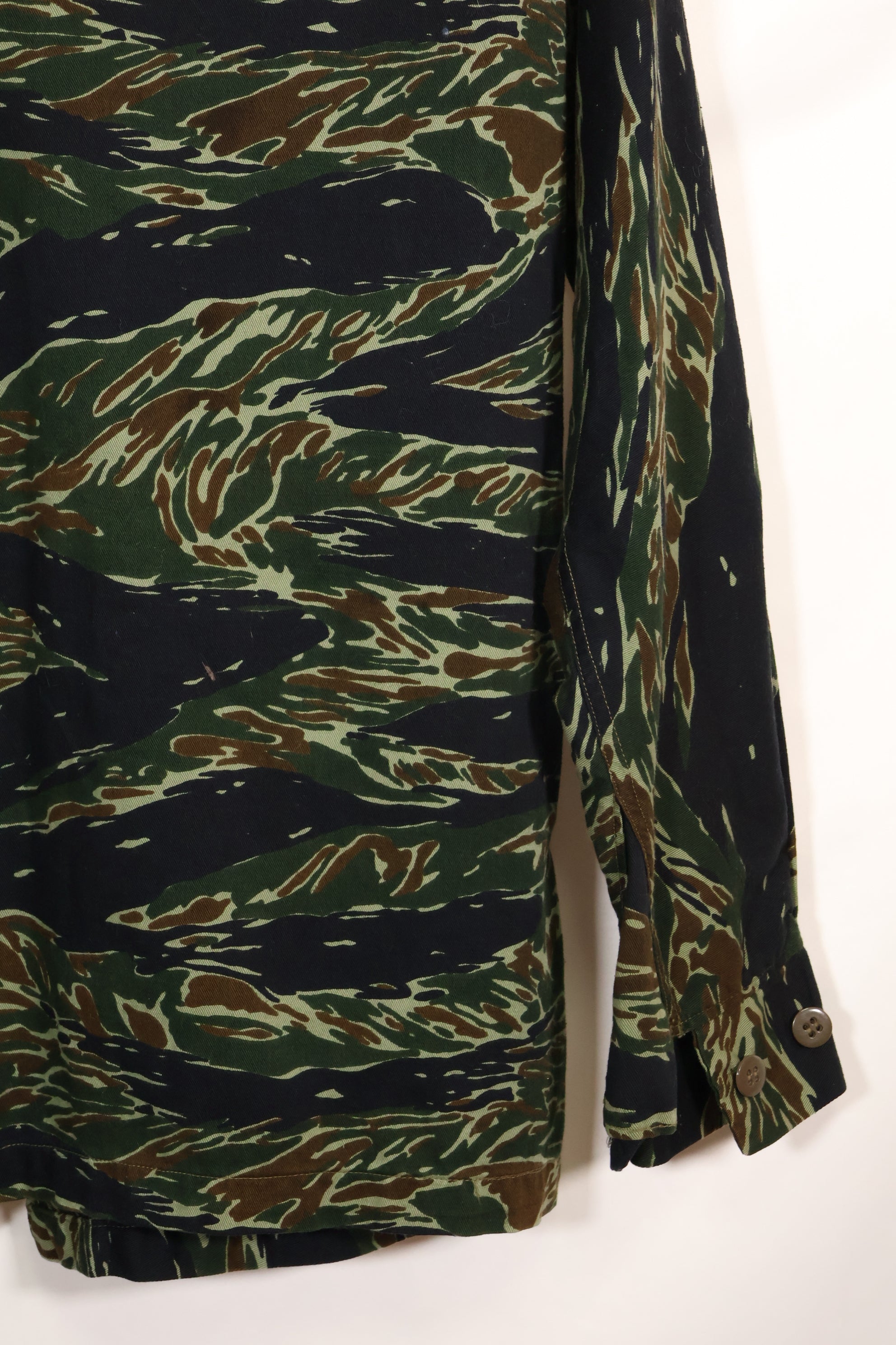 Estimated 1970s Silver Tiger Tiger Stripe Jacket Thai Tiger Used