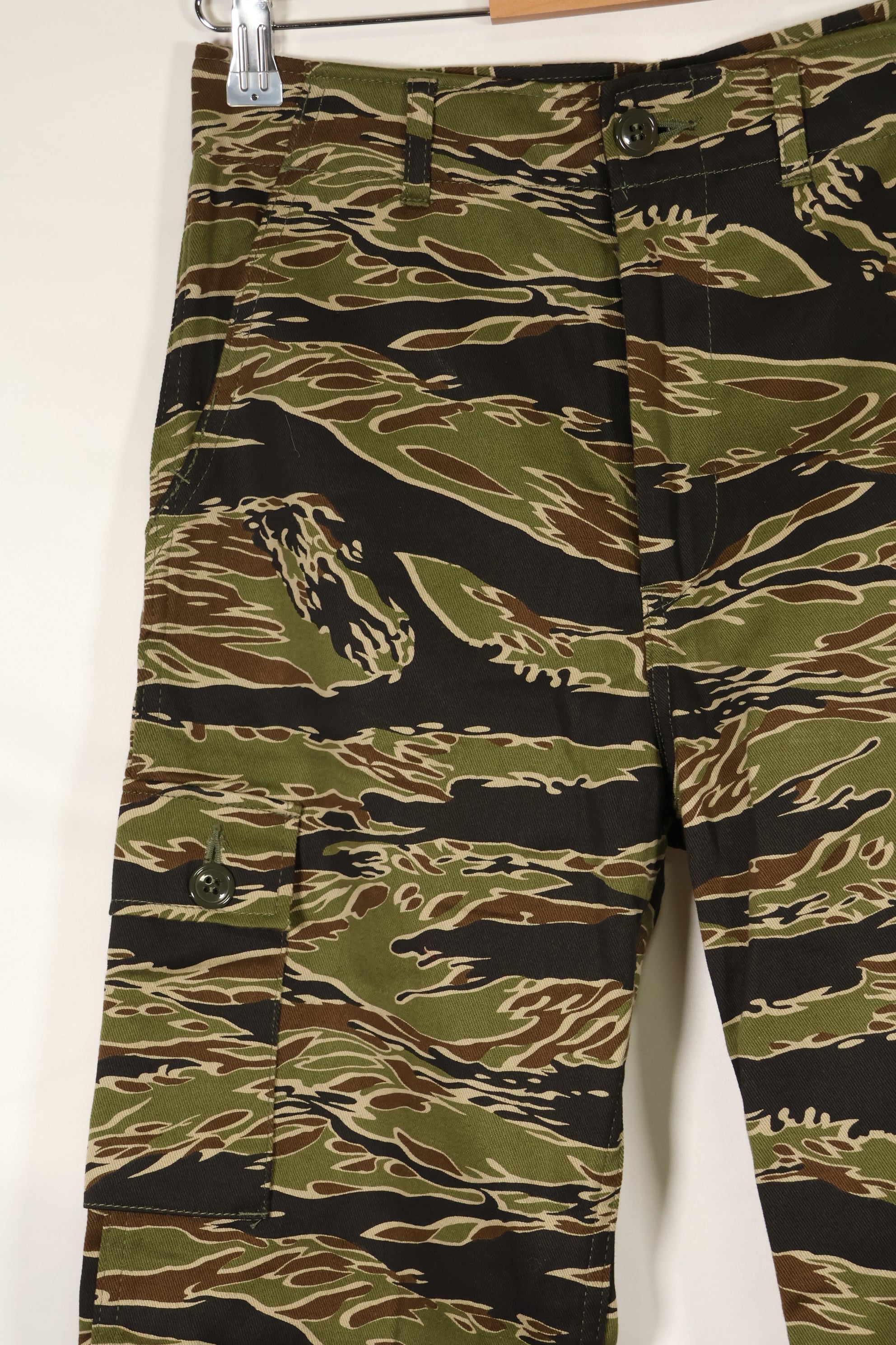 2024 US-XS MILITARIA 1911 Early Gold Tiger US Cut Pants Sample Used