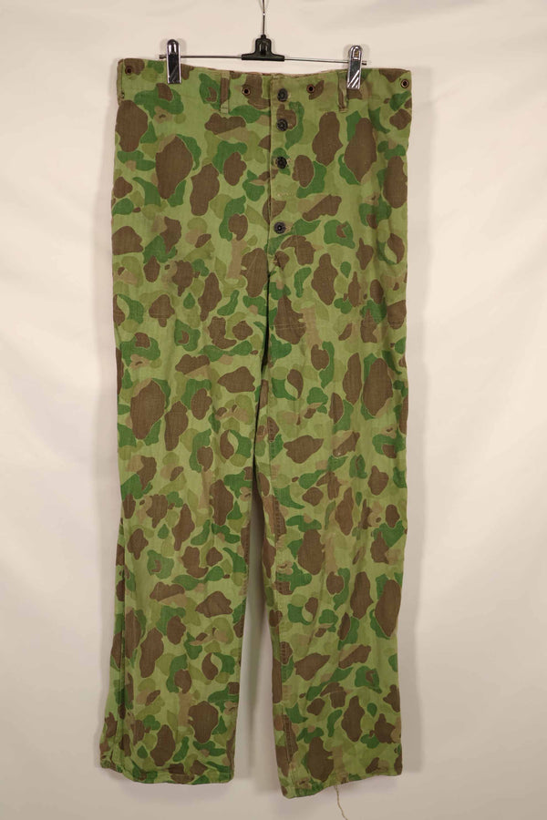 Real 1940s WWII U.S. Marine Corps P44 grogskin camouflage pants, used.