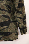 1960s US-M Silver Tiger Tiger Stripe shirt, little worn, good condition, used.