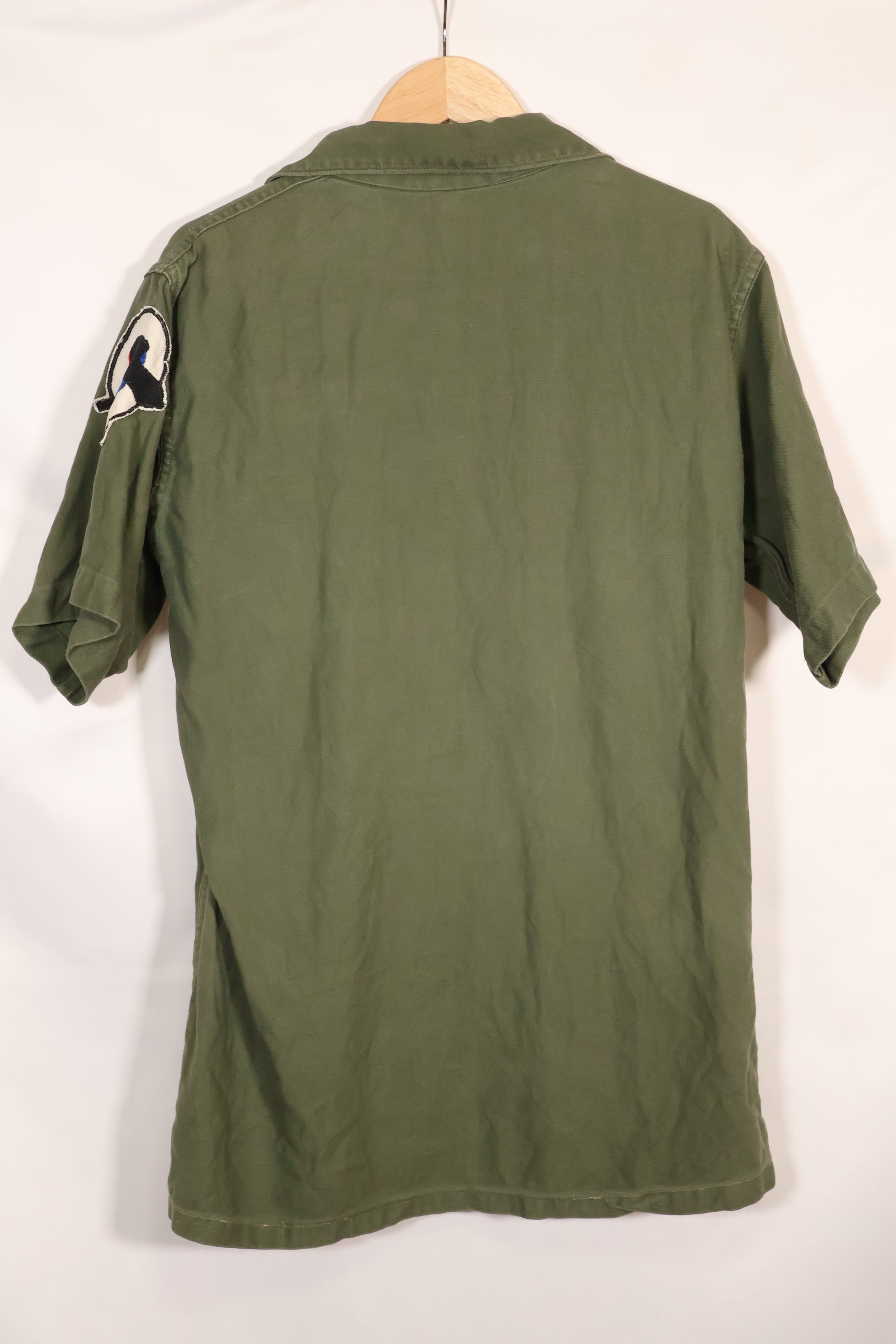 1967 Contract Snoopy Patch US Navy USN OG-107 Utility Shirt Used A