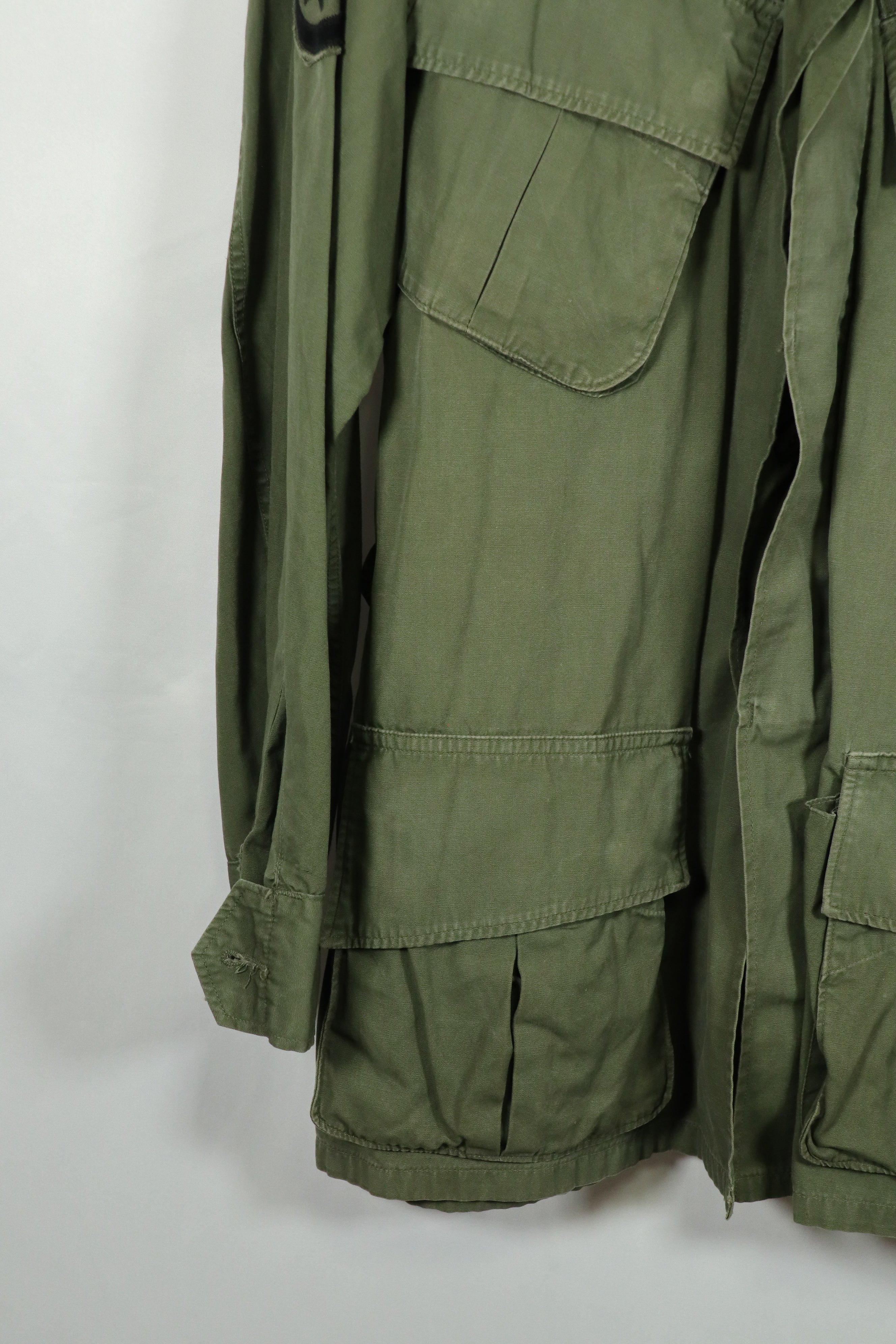 Real 2nd Model Jungle Fatigue Jacket SMALL-REGULAR with USAF patch, retrofitted.