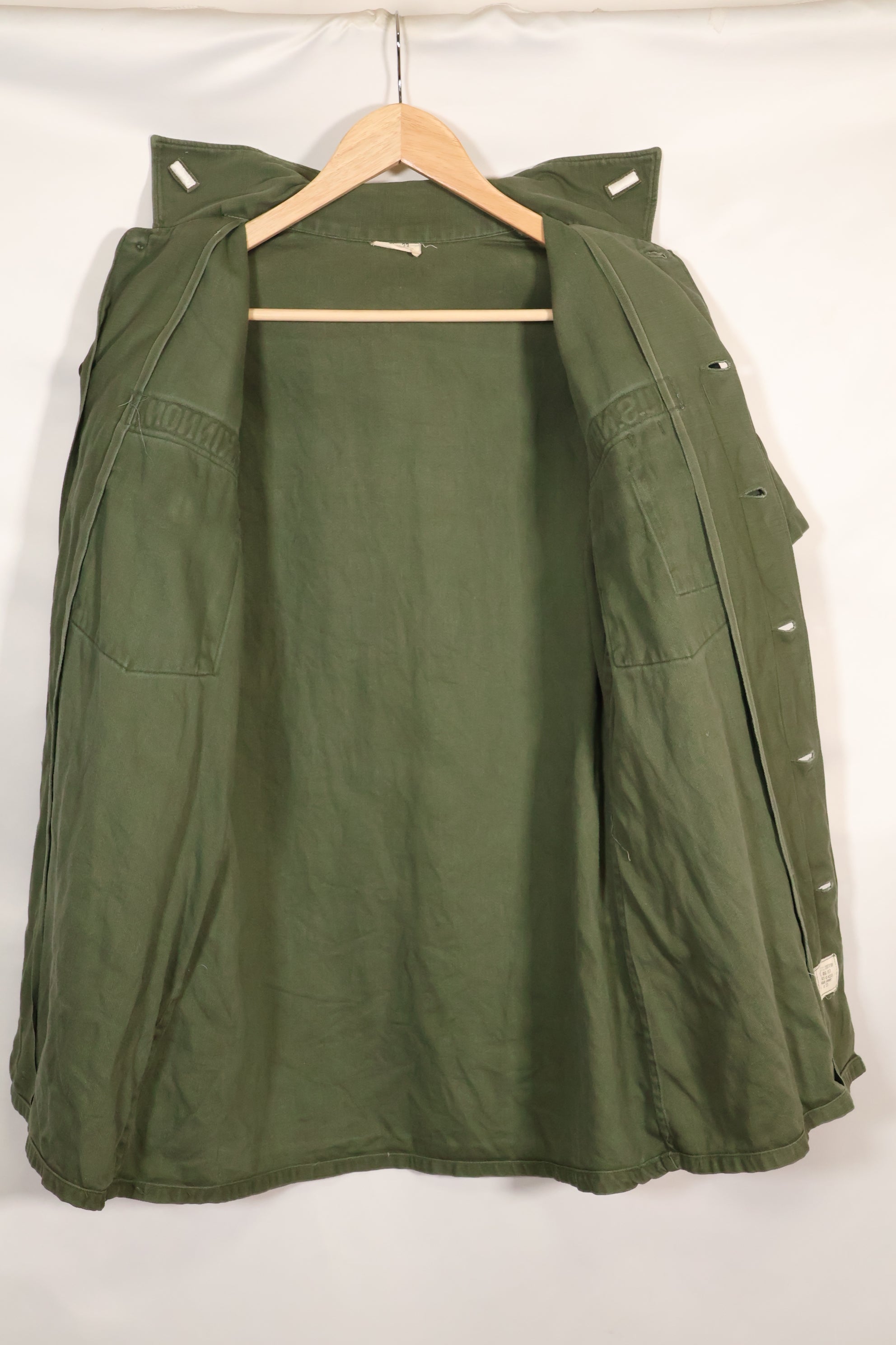 1967 Contract Snoopy Patch US Navy USN OG-107 Utility Shirt Used B