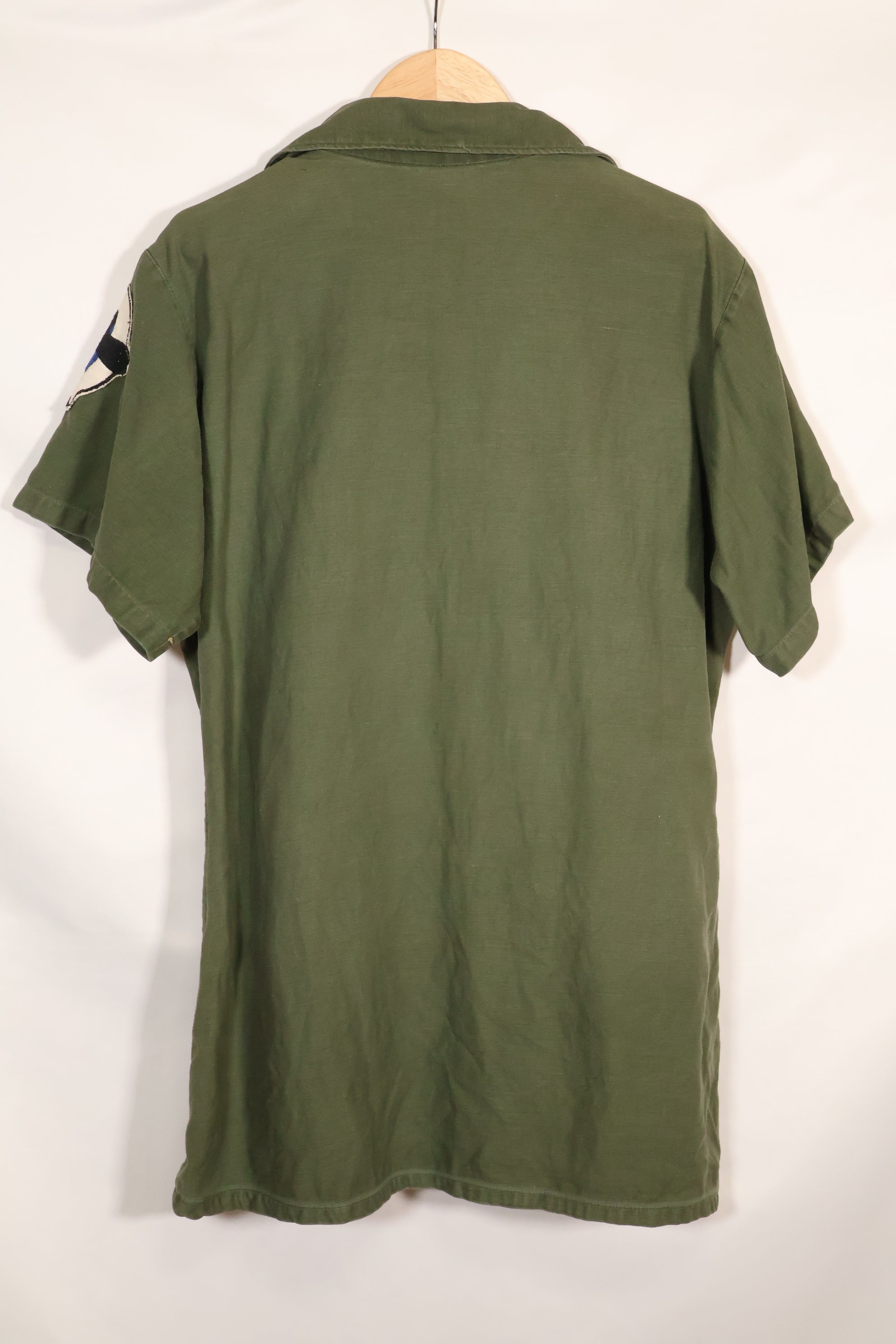 1967 Contract Snoopy Patch US Navy USN OG-107 Utility Shirt Used B