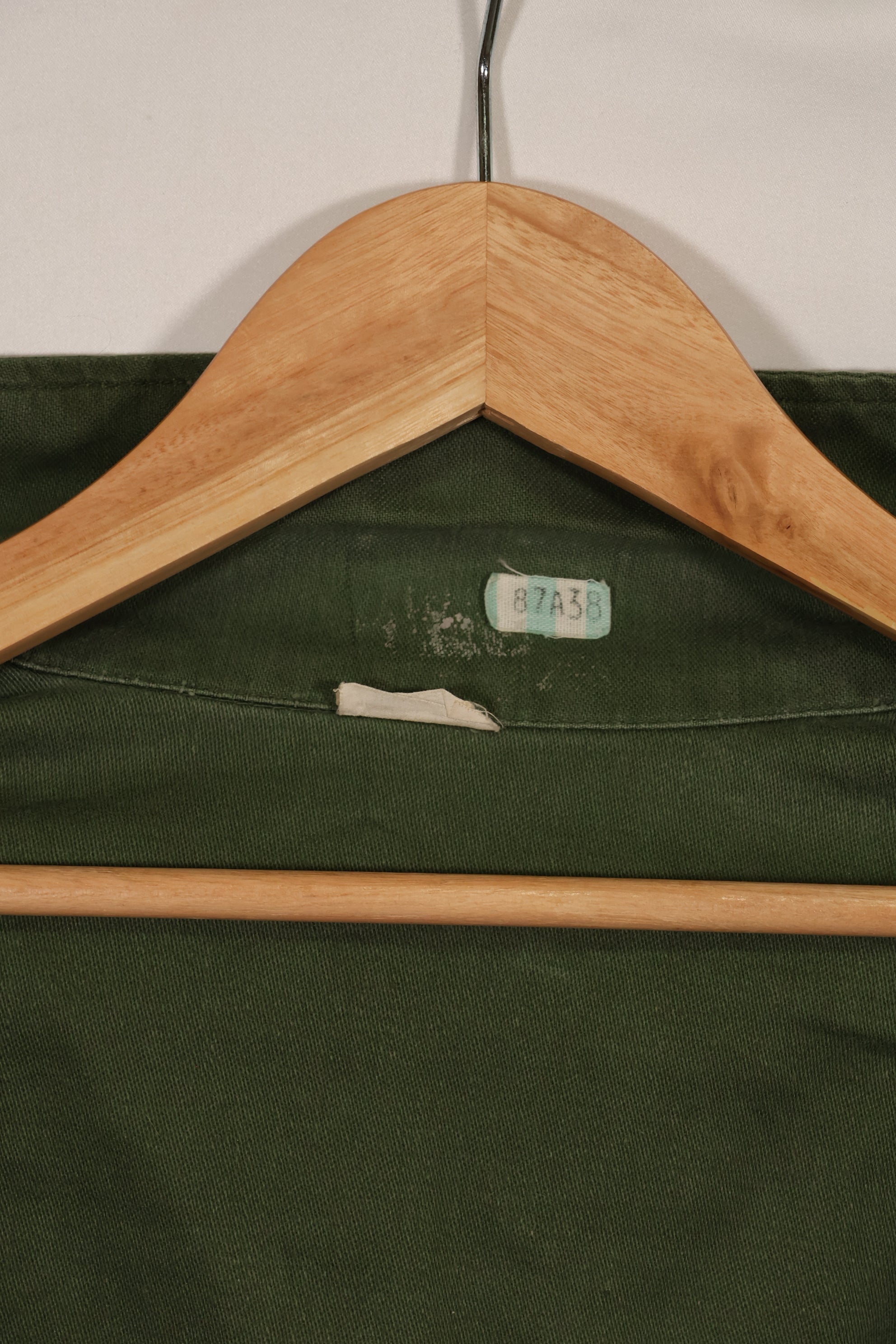 Real 1968 OG-107 Utility Shirt with Green Beret Okinawa made SSI, used.