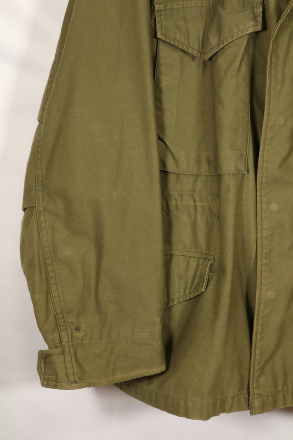 Early 1970's Estimated MEDIUM size 3rd Model M65 Field Jacket, size tag missing, used.