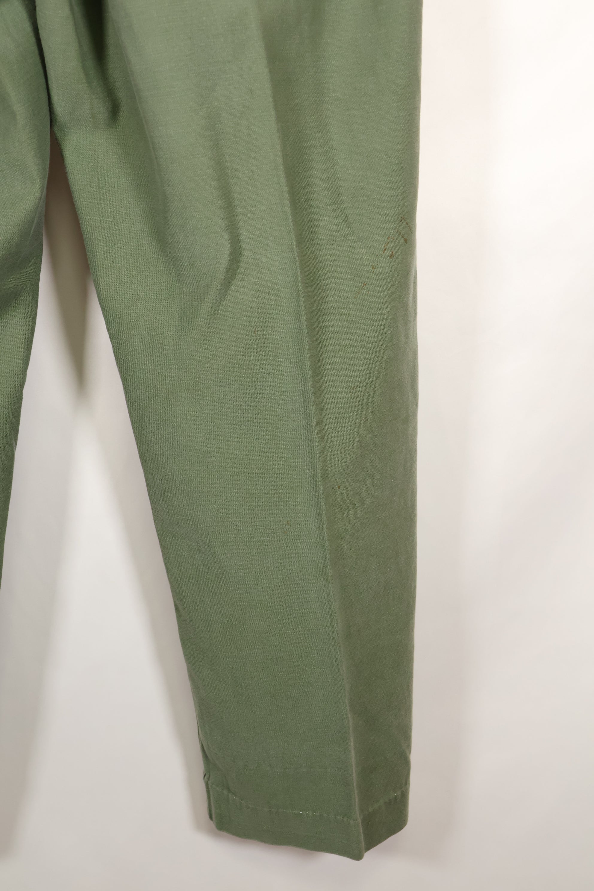 1960's lot, estimated 34 degrees USMC P-56 utility pants, used.