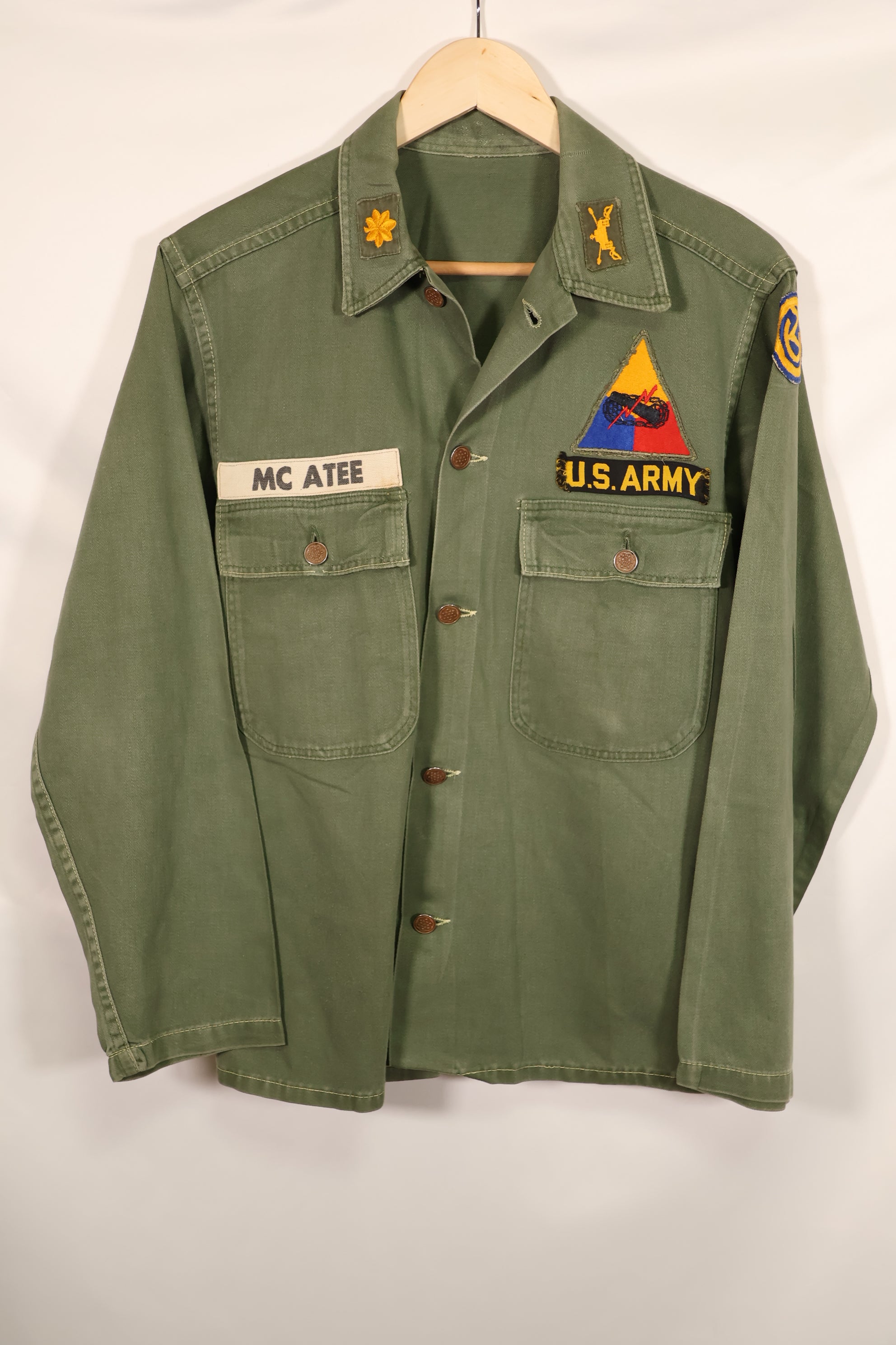 Real 1950s U.S. Army OG-107 utility shirt, metal buttons, used, patch retrofitted.