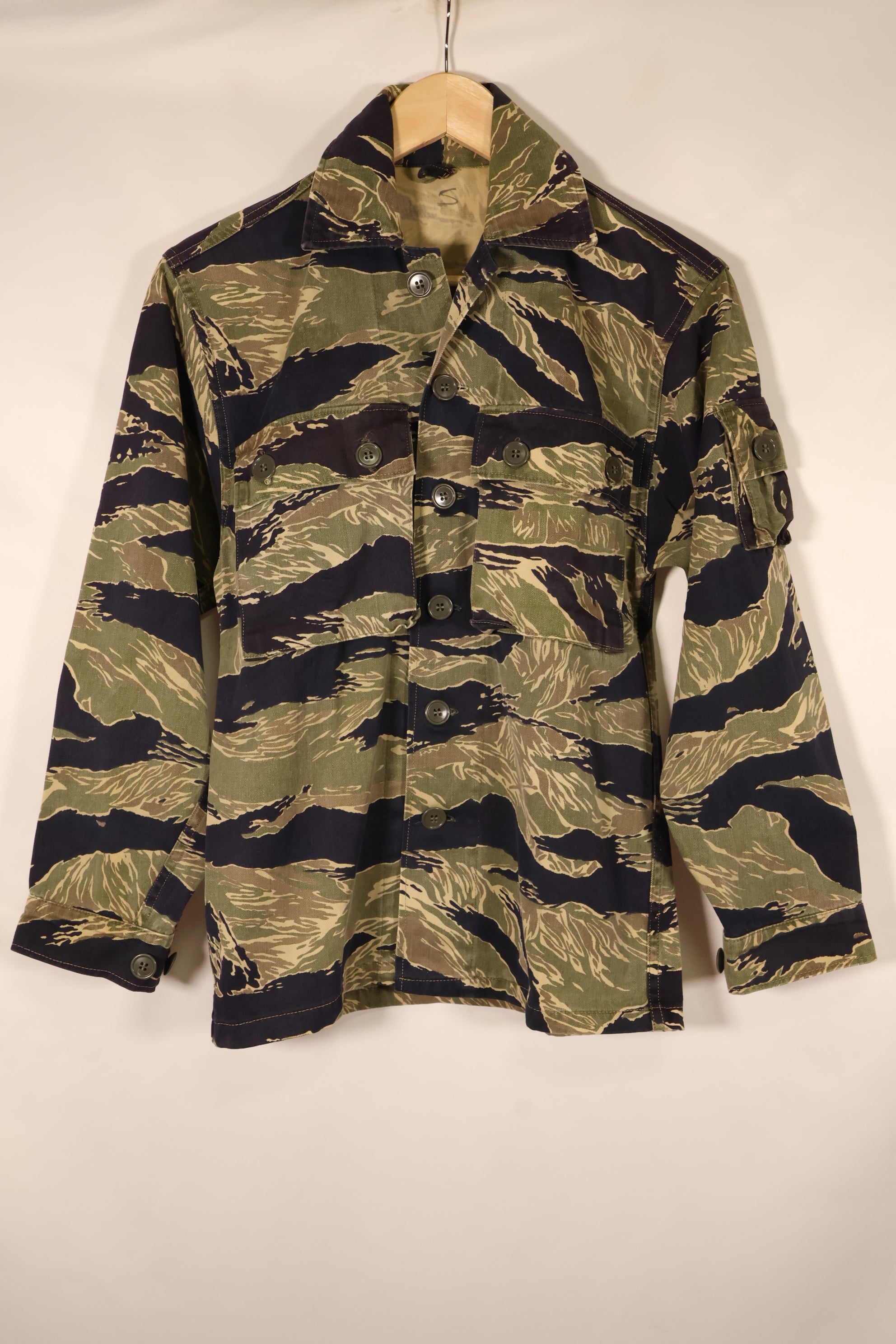 Circa 1965, Made in Japan, US-S, Okinawa Tiger Pattern, Tiger Stripe, US-cut shirt, JWD, Used