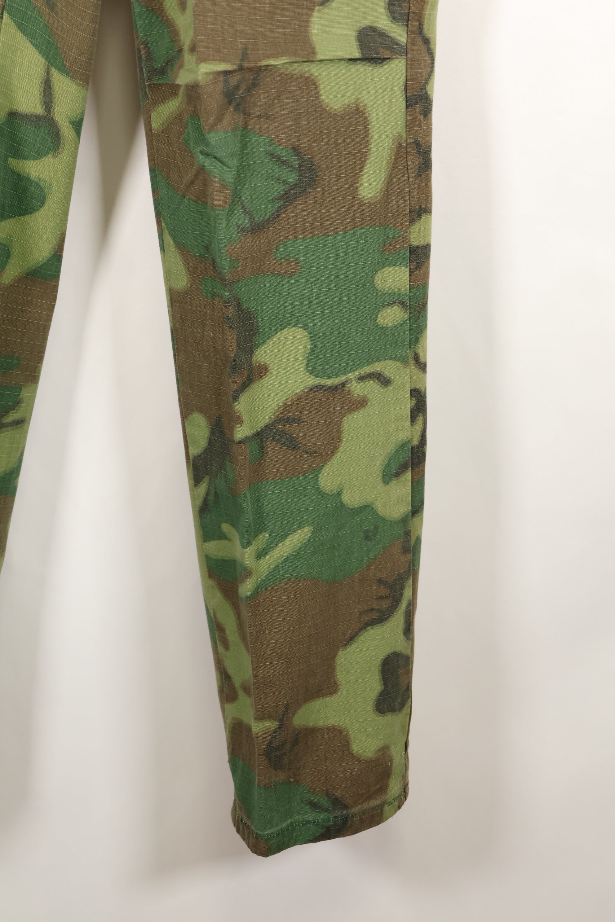 1968 contract missing size tag Ripstop ERDL camouflage Fatigue pants, used.