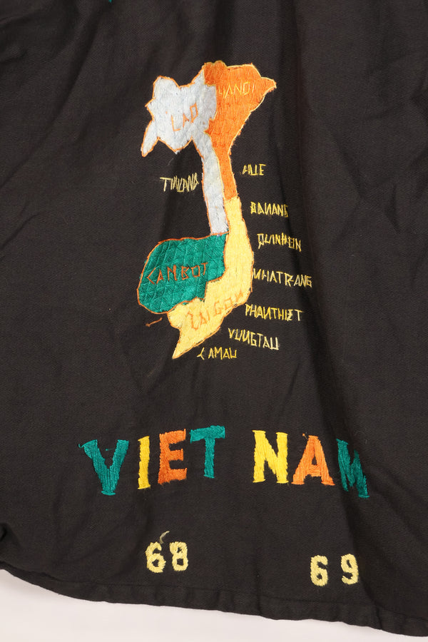 1968-1969 Vietnam War Tour Jacket Viet Jean, good condition, used.