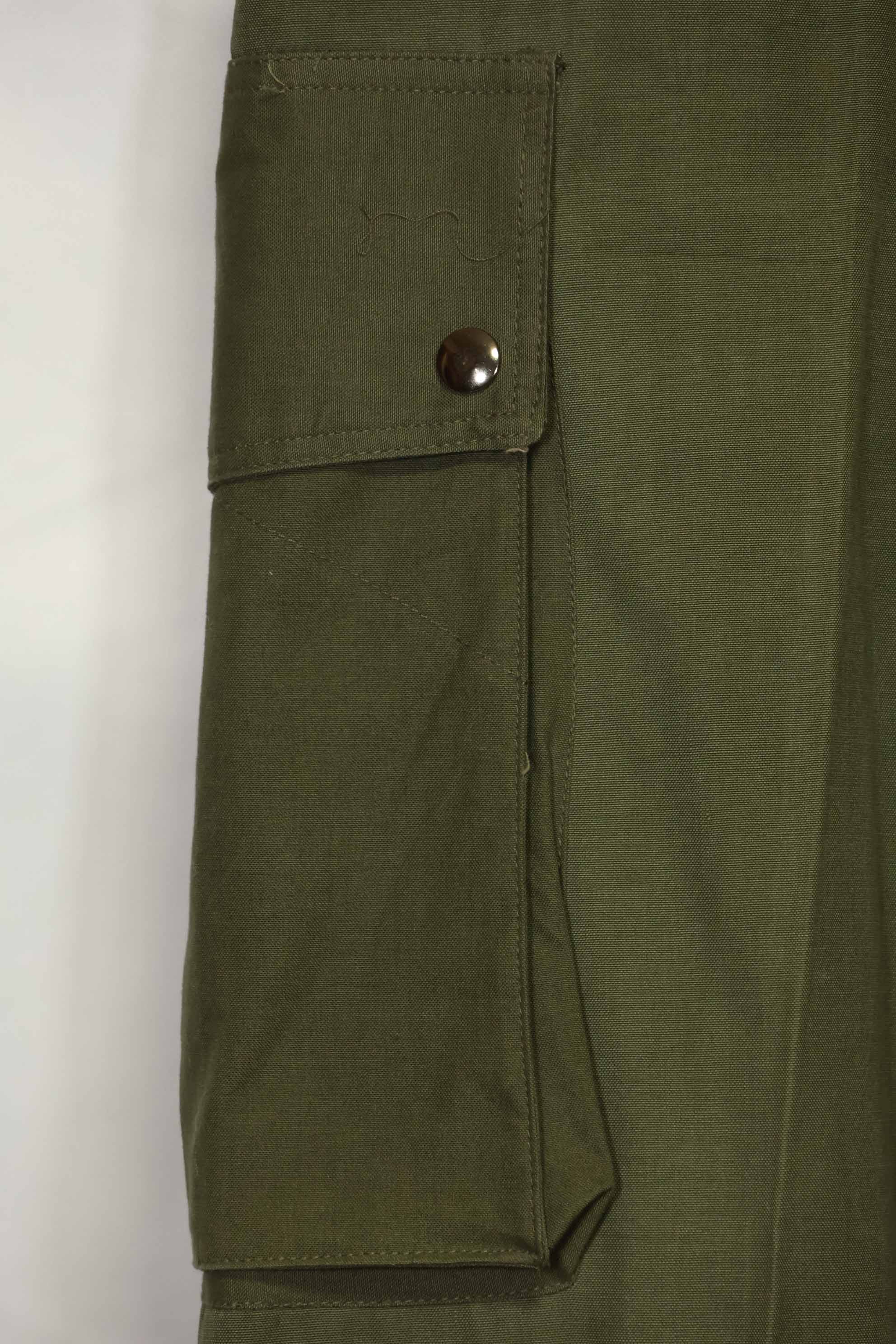 1940s-50s US Army M45 cotton field pants with modified cargo pockets, airborne use, used, B