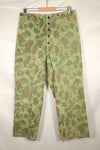 1940's P-44 frogskin camouflage pants USMC, faded, scratched, used.