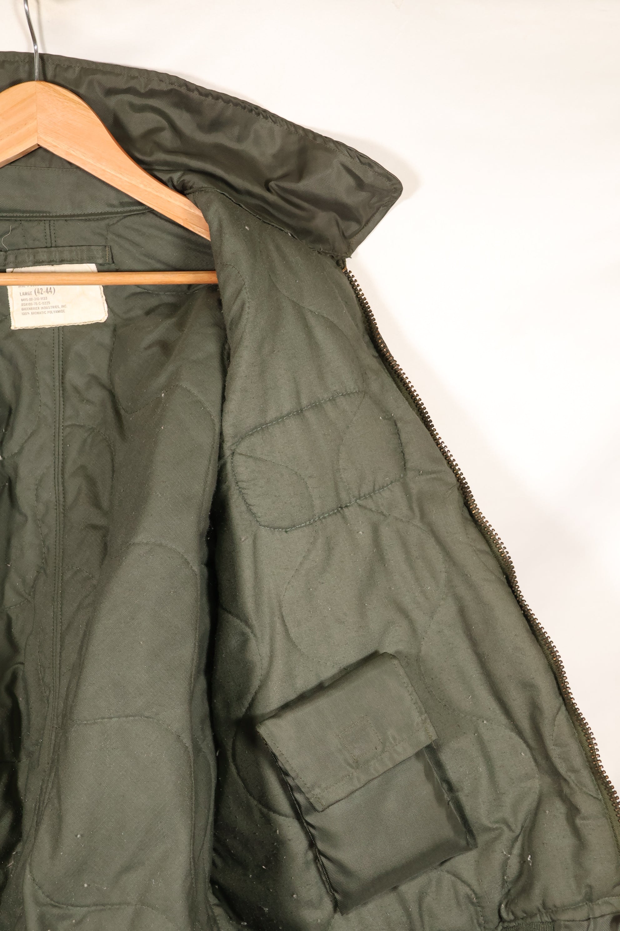 1975 Contract LARGE US Navy CWU-45P Flight Jacket with Intermediates Pockets Used