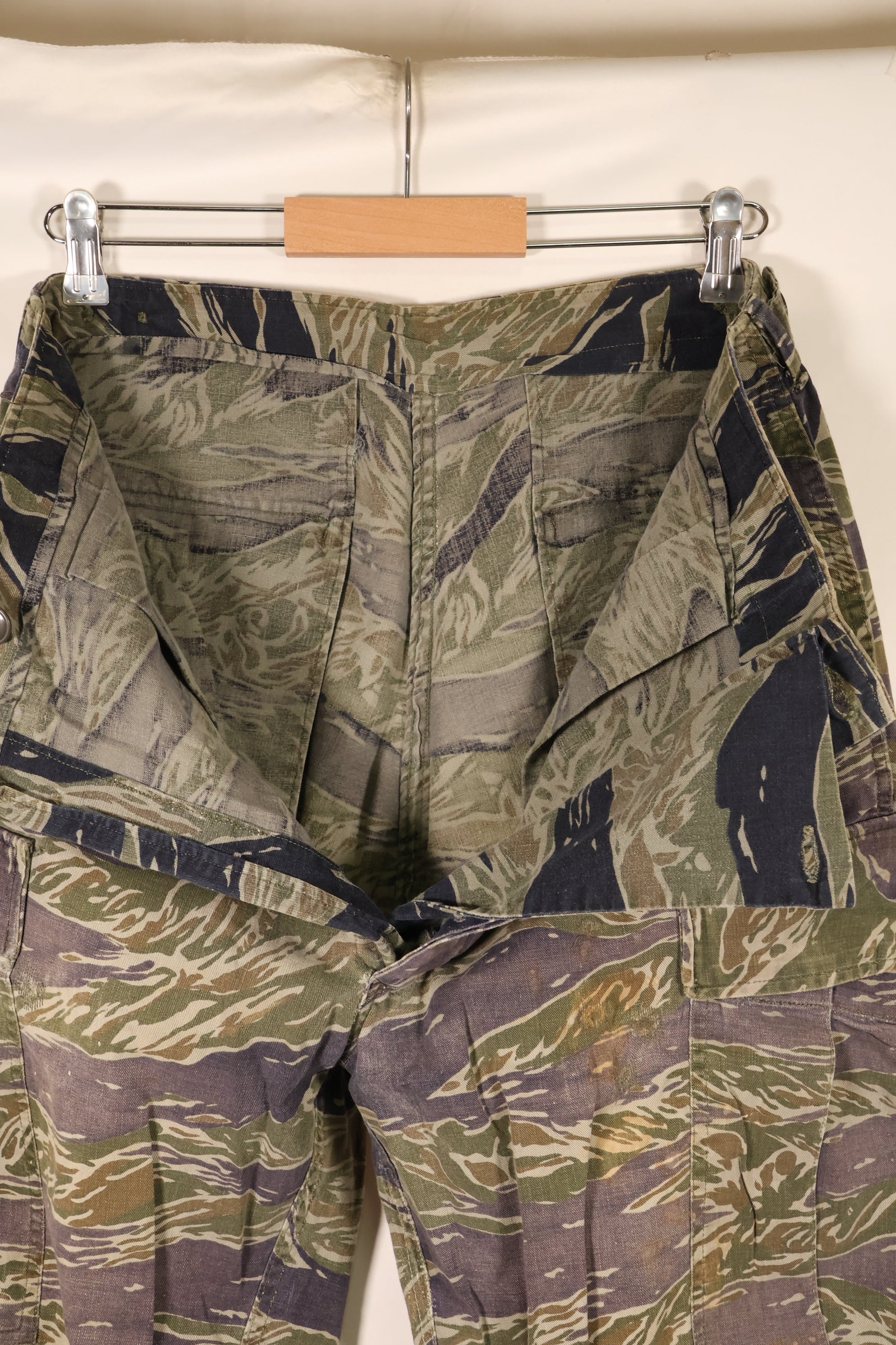 Estimated circa 1966; Privately sourced; Silver Tiger pattern; Tiger stripes; 2nd Model fatigue pants cut; Used