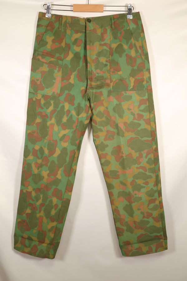 1960's Privately Sourced U.S. Marine Corps Frogskin Poncho Shirt and Pants Set Made in South Vietnam