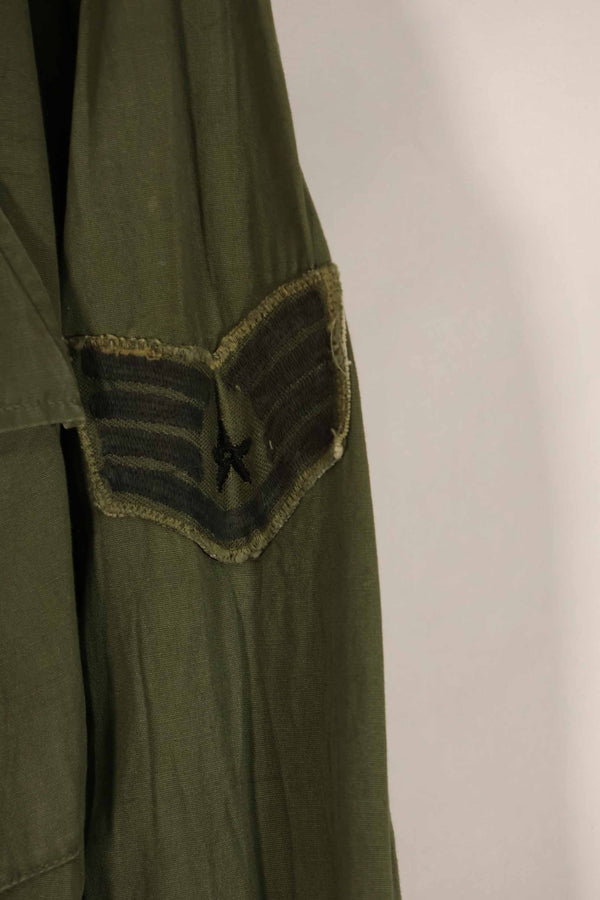 Real 3rd Model Jungle Fatigue Jacket M-S, manufactured circa 1966-67, used.