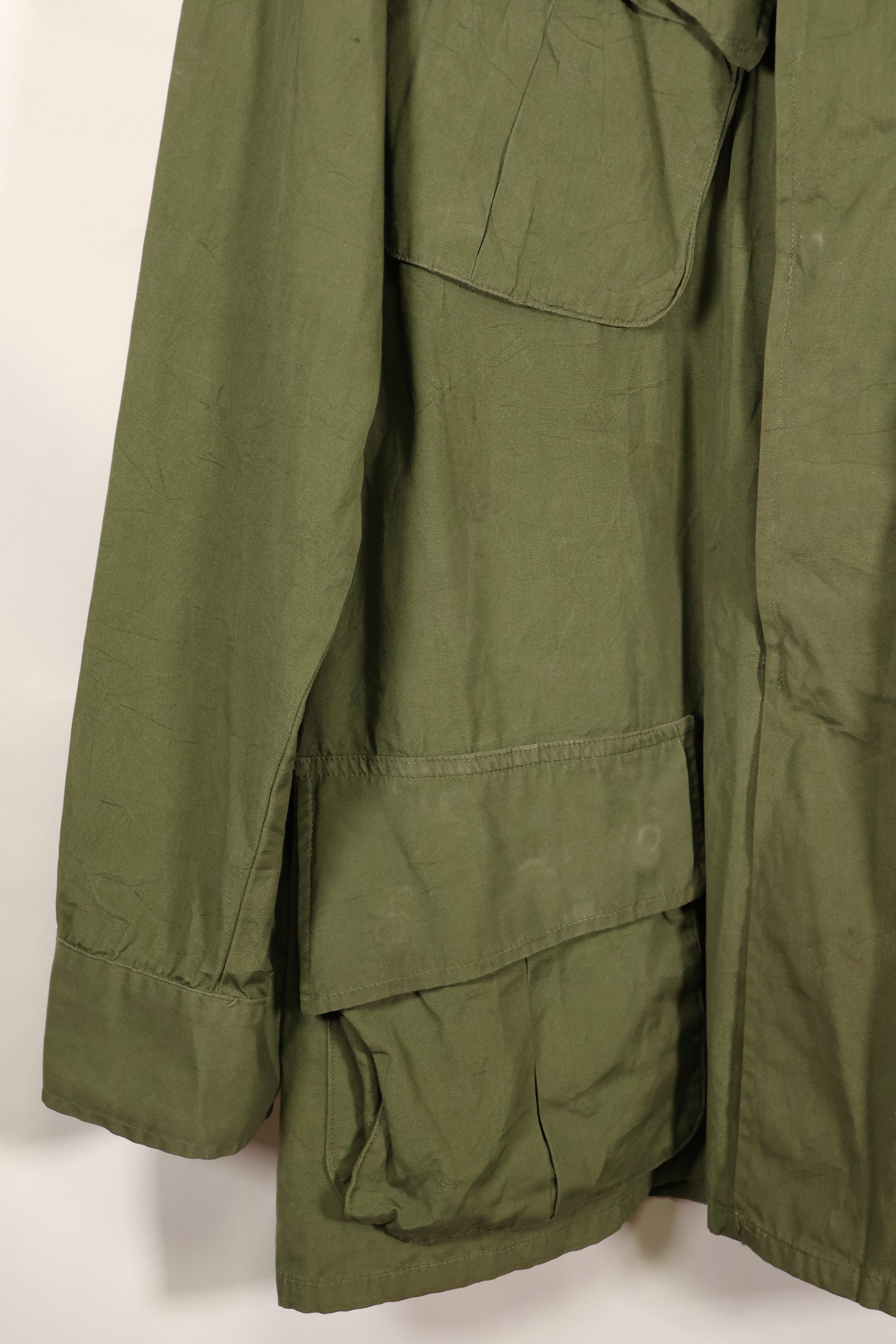 1966-67 Contract M-R Non Rip 3rd Model Jungle Fatigue Jacket in good condition.