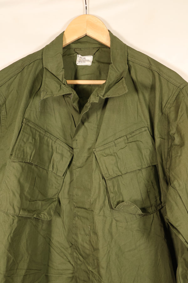 1967 Contract, L-L, Virtually Unused, 3rd Model Jungle Fatigue Jacket, Stains on the Back, Used