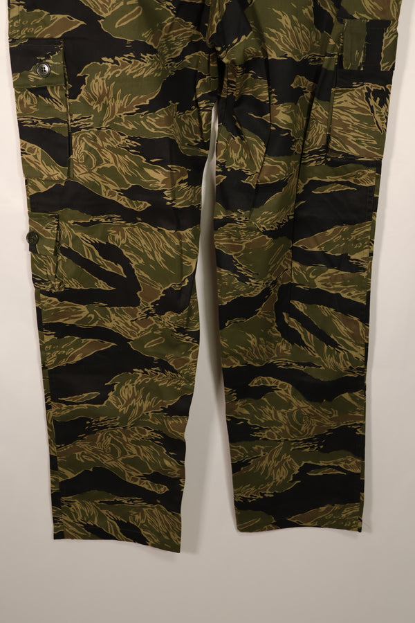 Real deadstock Okinawa Tiger Tiger Stripe Pants US-L in mint condition