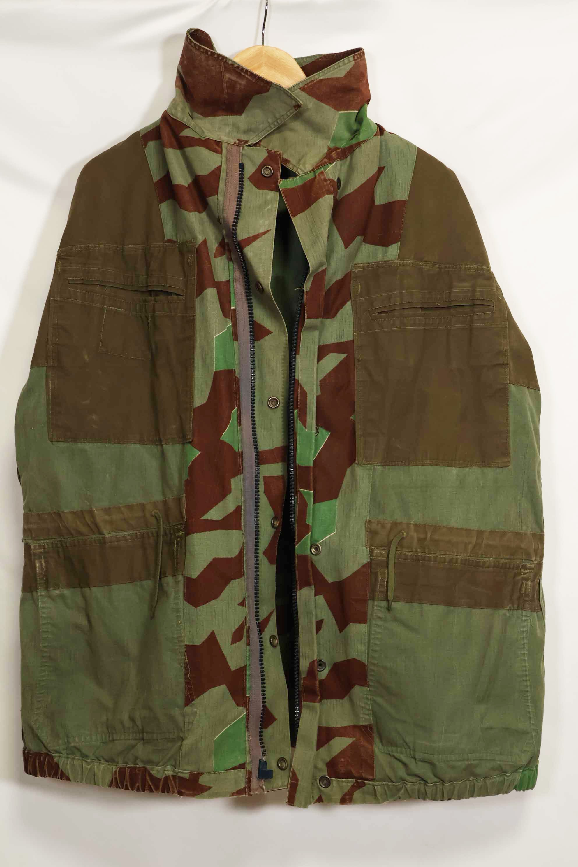 Real 1950s West German Airborne Jacket, splinter pattern, zipper failure, large size, used.