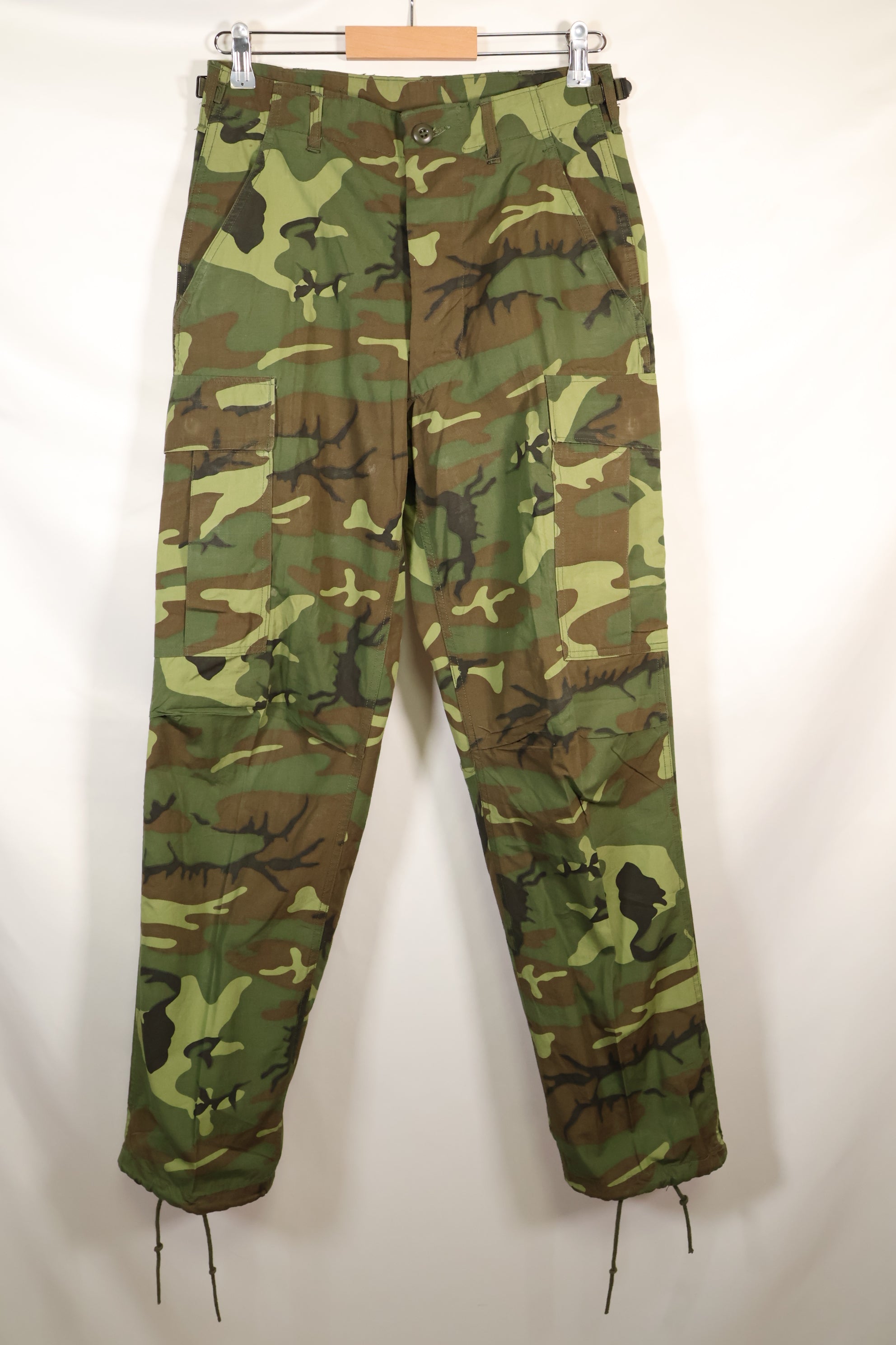 Circa 1966-67 S-R US Army ERDL Camouflage Leaf Camouflage Jungle Fatigue Pants Used 