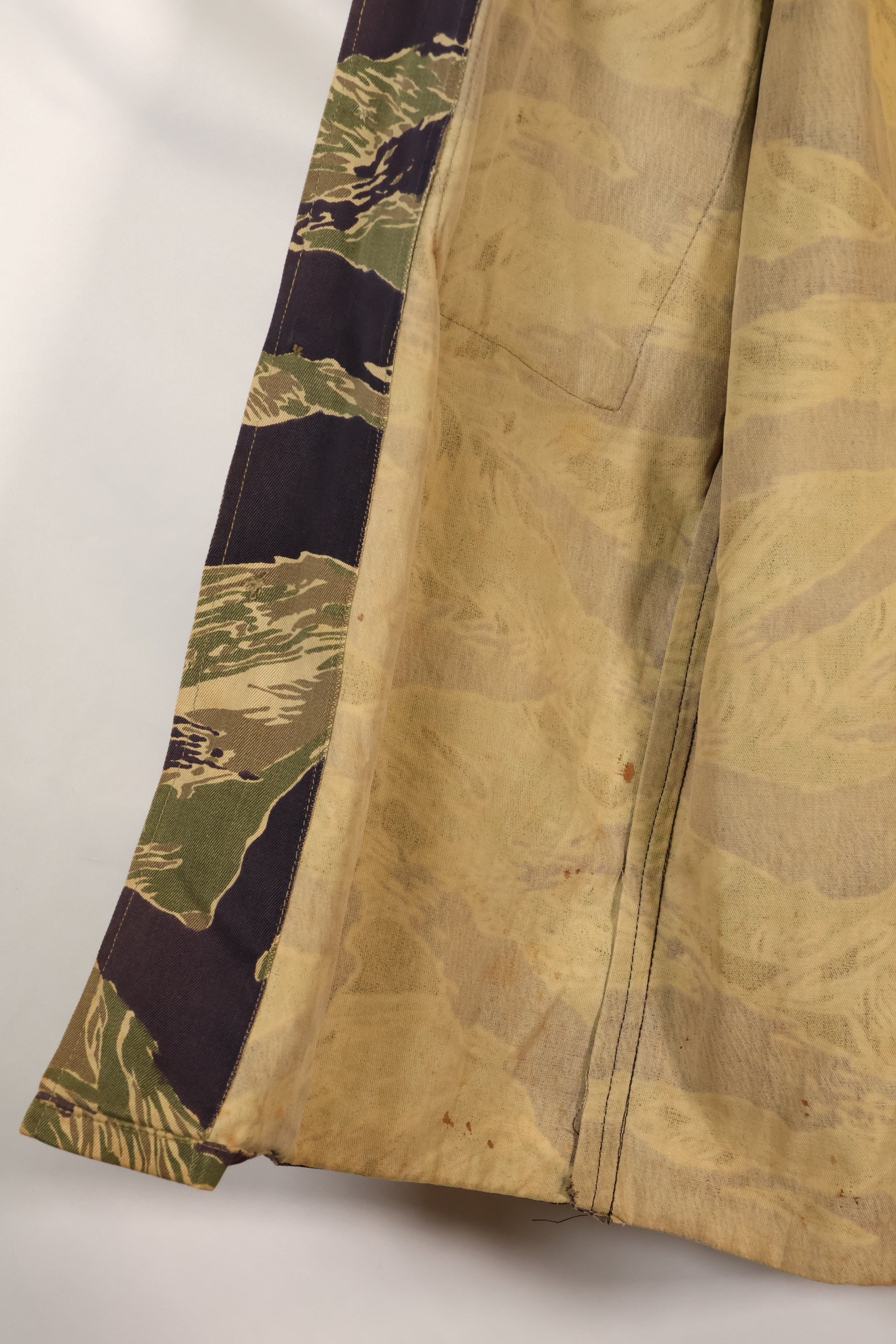 Mid 1960s US cut LARGE Okinawa Tiger Tiger striped shirt, faded, used.