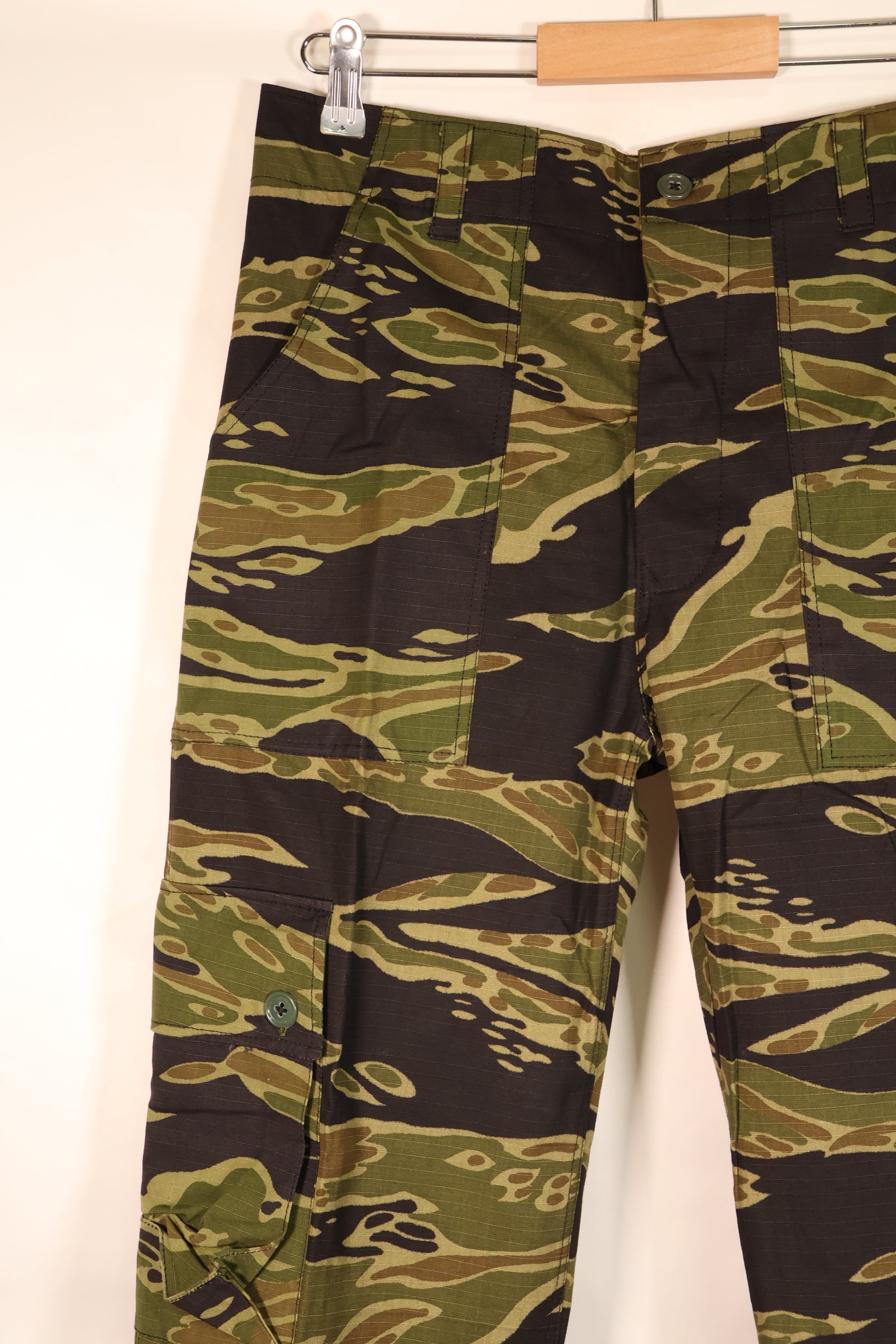 Early 1970s | Size S–M | VNMC | 5th Pattern | Tiger Stripe | Ripstop Fabric | Pants | Virtually Unused