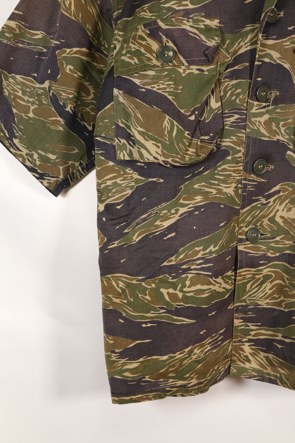 1960's semi A-M silver tiger shirt Asian cut epaulette modified used