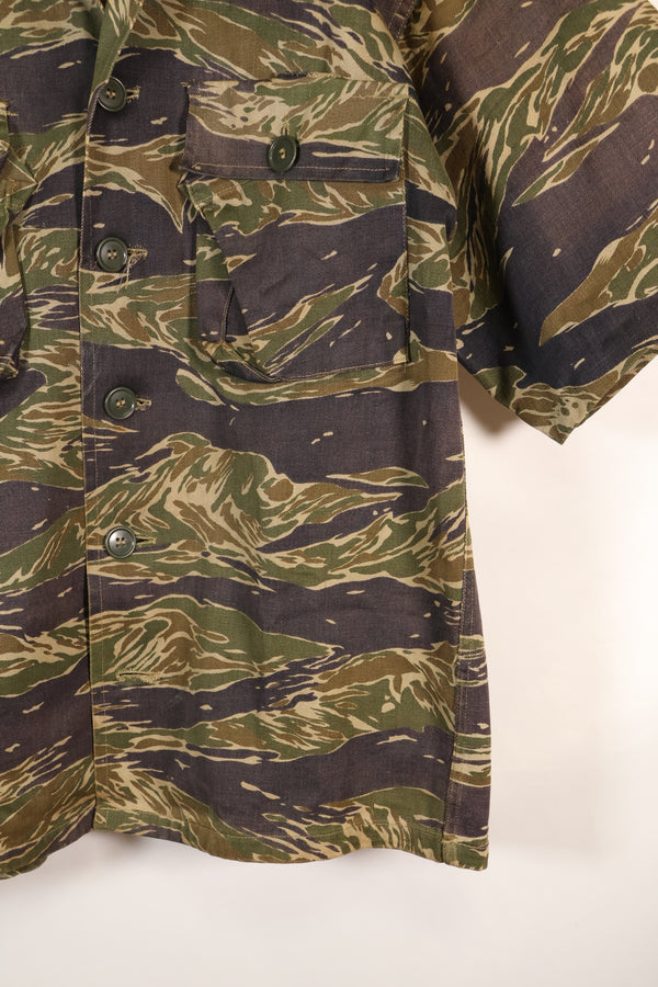 1960's semi A-M silver tiger shirt Asian cut epaulette modified used