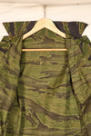 Early 1970s, Size S–M, South Vietnamese Marine Corps (VNMC), 5th Pattern Tiger Stripe Shirt, in good condition　
