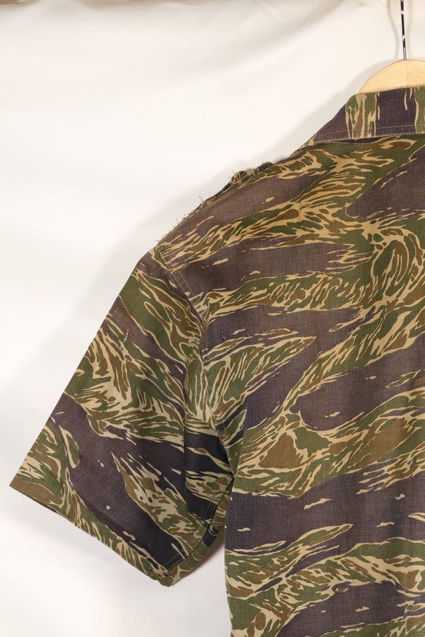 1960's semi A-M silver tiger shirt Asian cut epaulette modified used